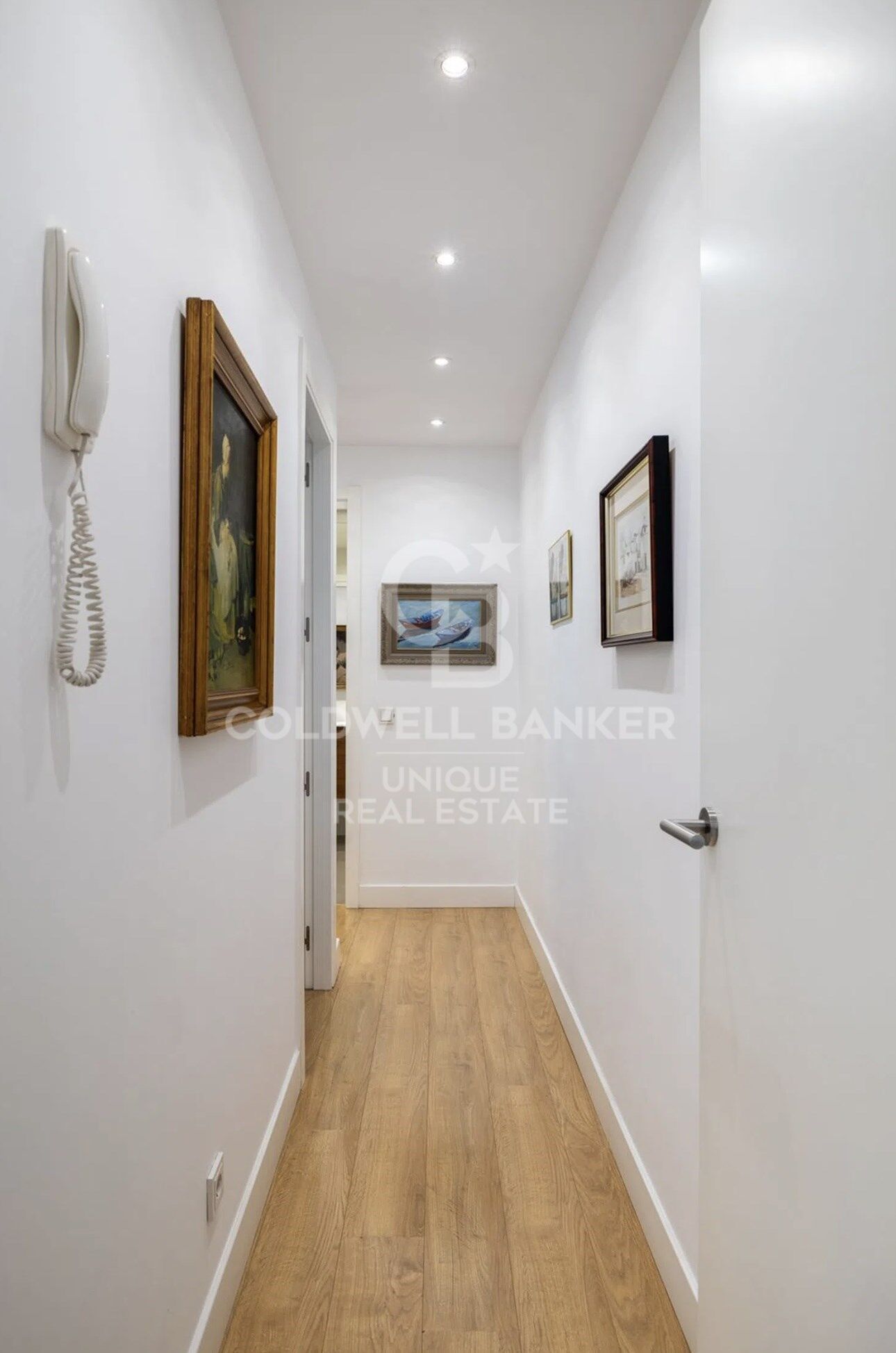 Renovated exterior flat in the Barrio de Las Letras, Madrid