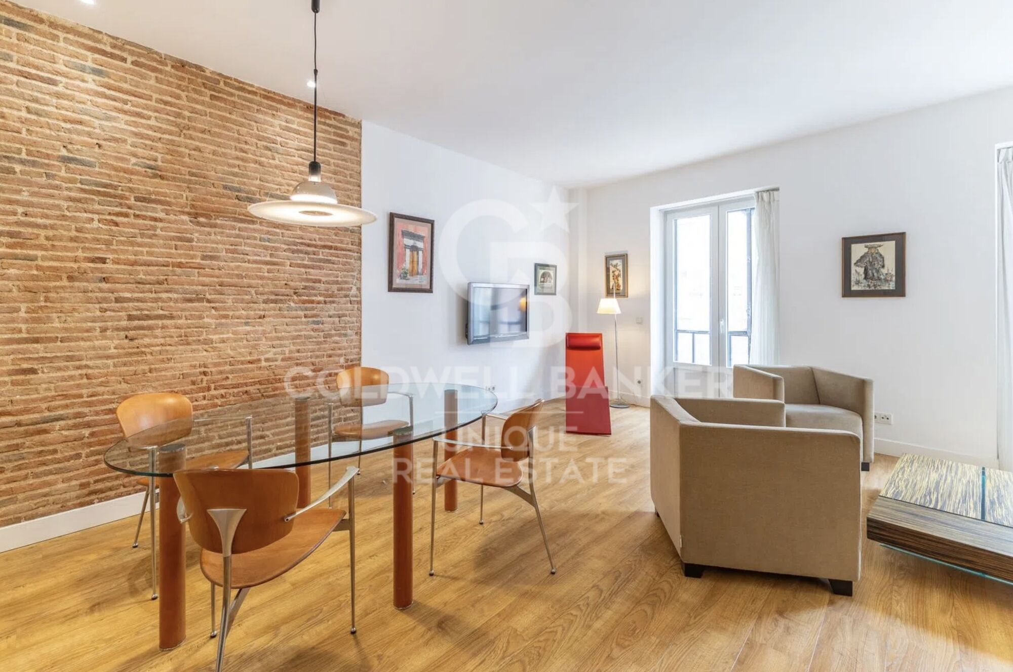 Renovated exterior flat in the Barrio de Las Letras, Madrid