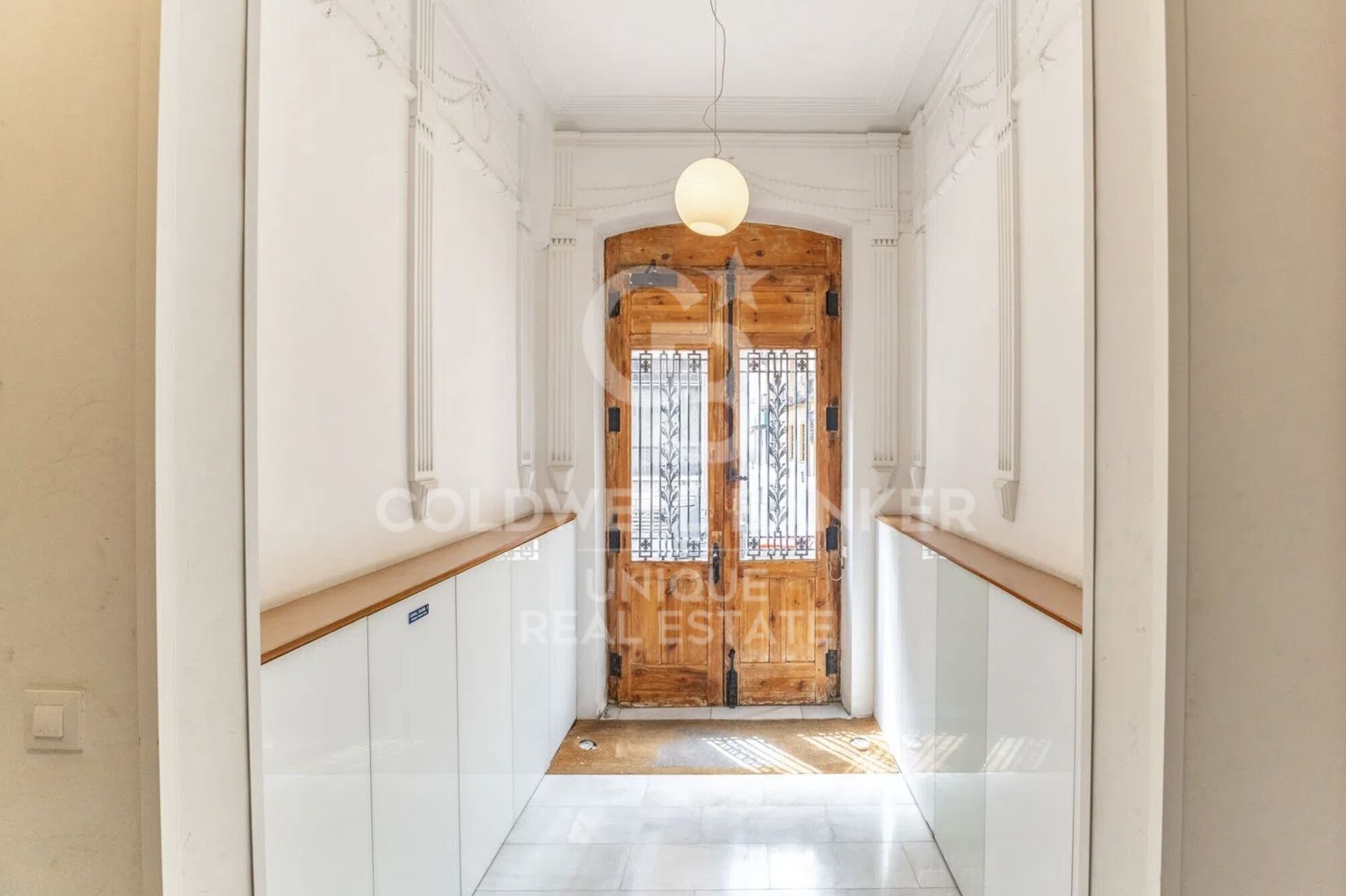Renovated exterior flat in the Barrio de Las Letras, Madrid