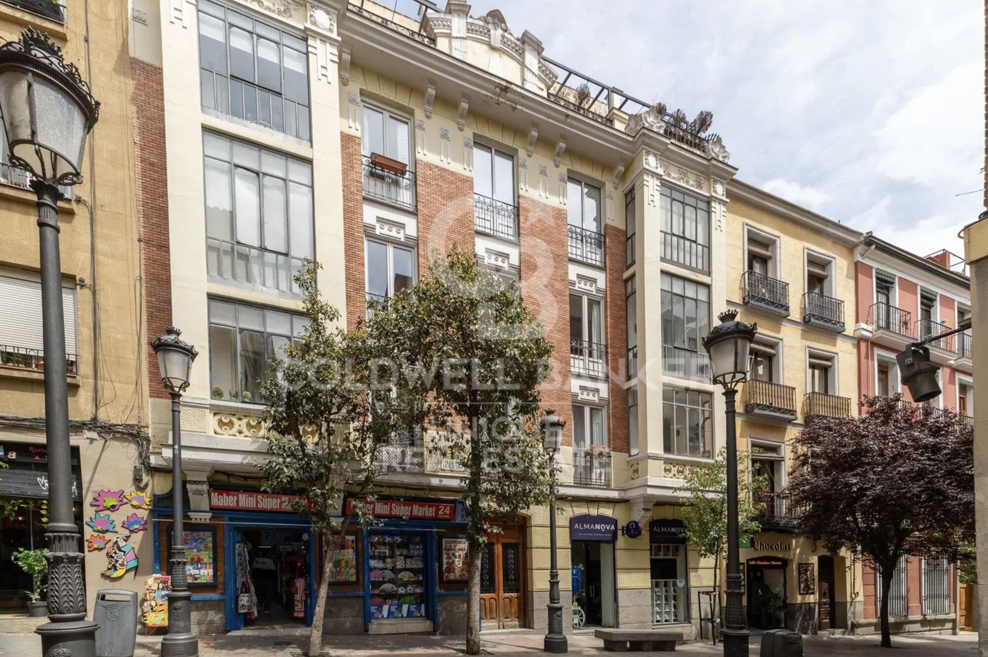 Renovated exterior flat in the Barrio de Las Letras, Madrid