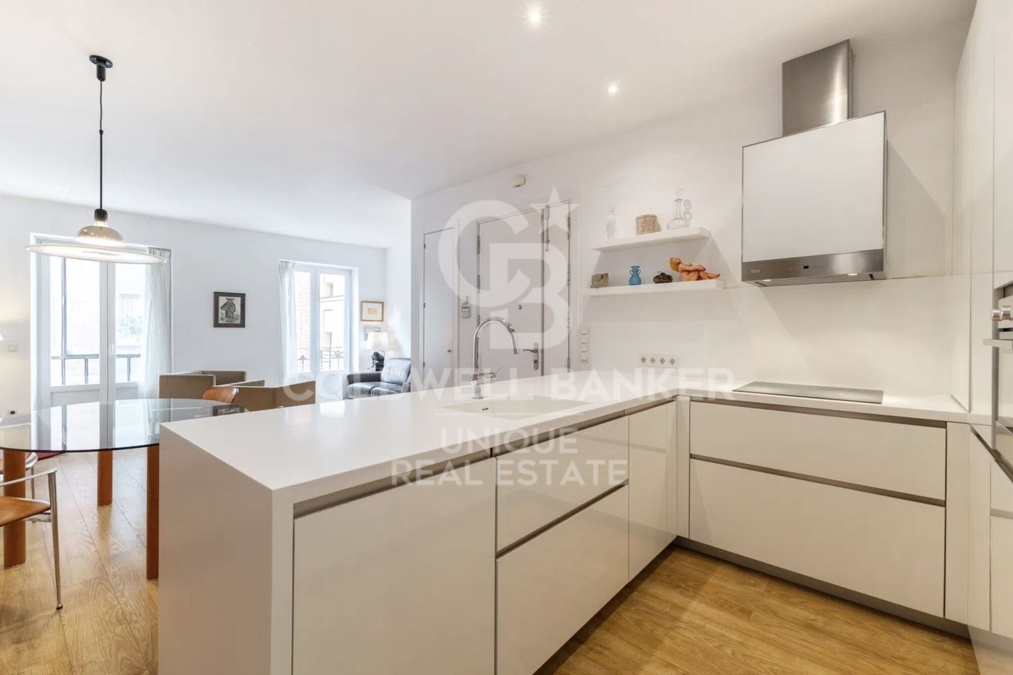 Renovated exterior flat in the Barrio de Las Letras, Madrid