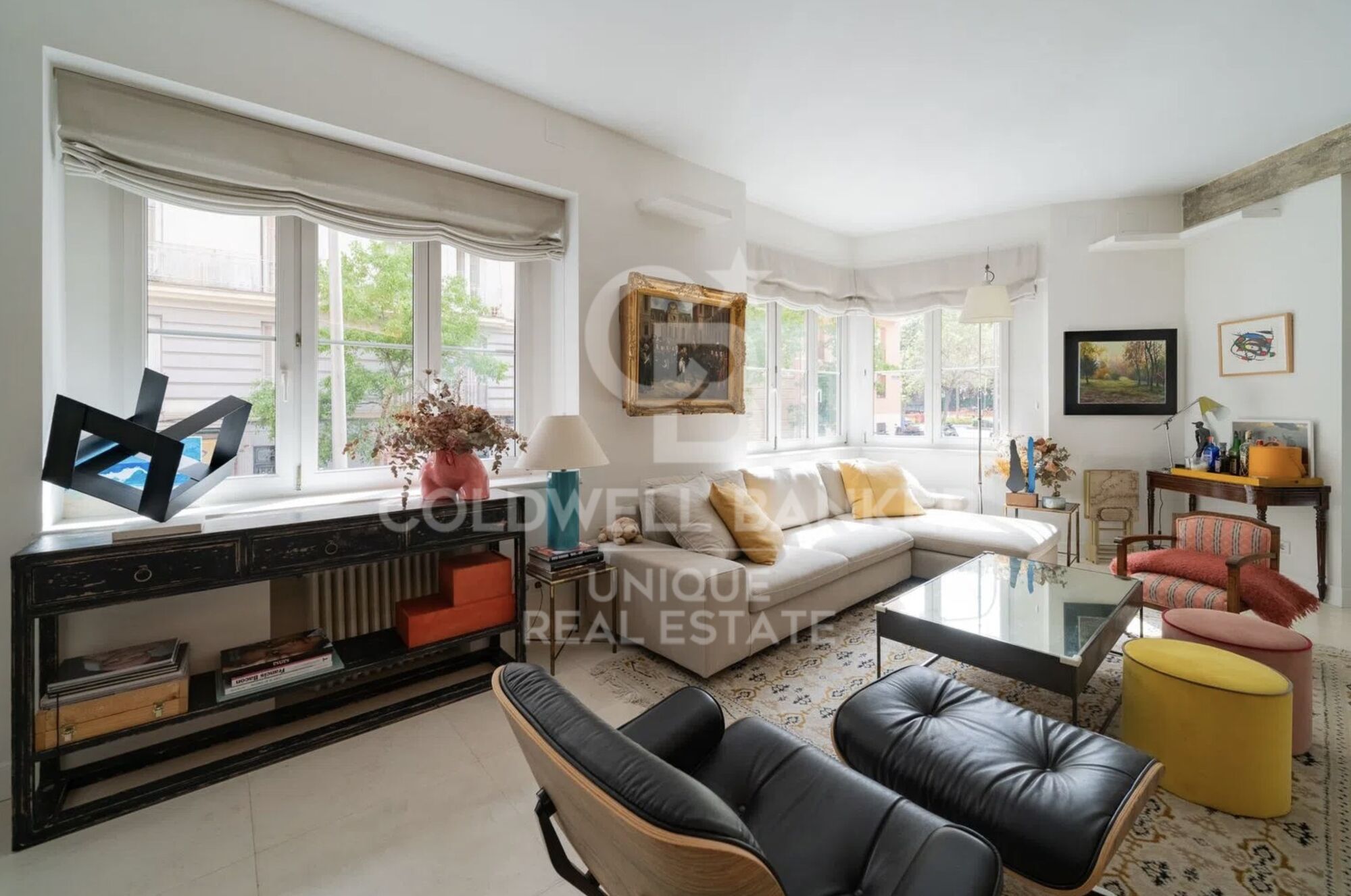 Exterior apartment with storage room and garage in Chamberí, Madrid