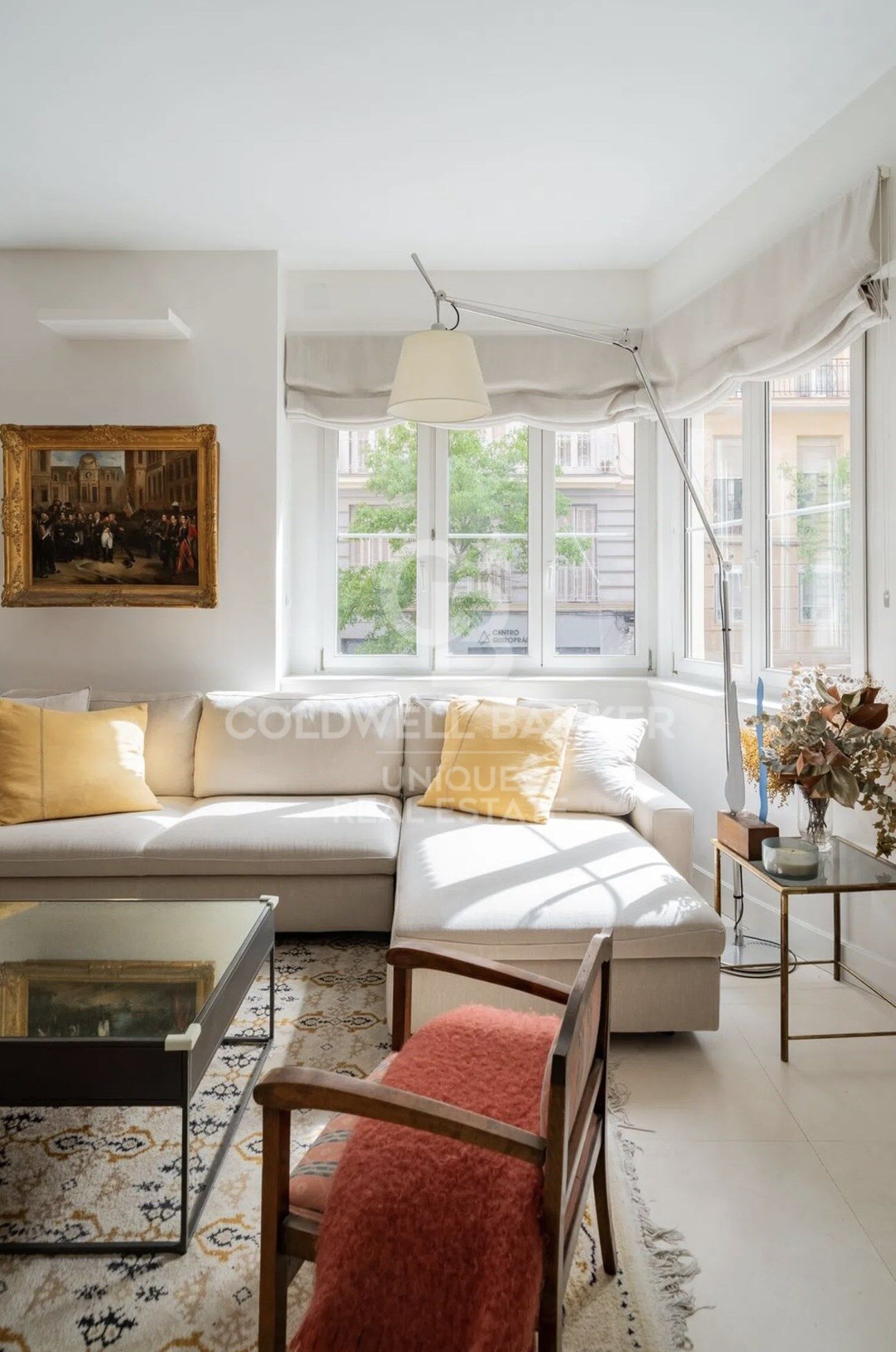 Exterior apartment with storage room and garage in Chamberí, Madrid