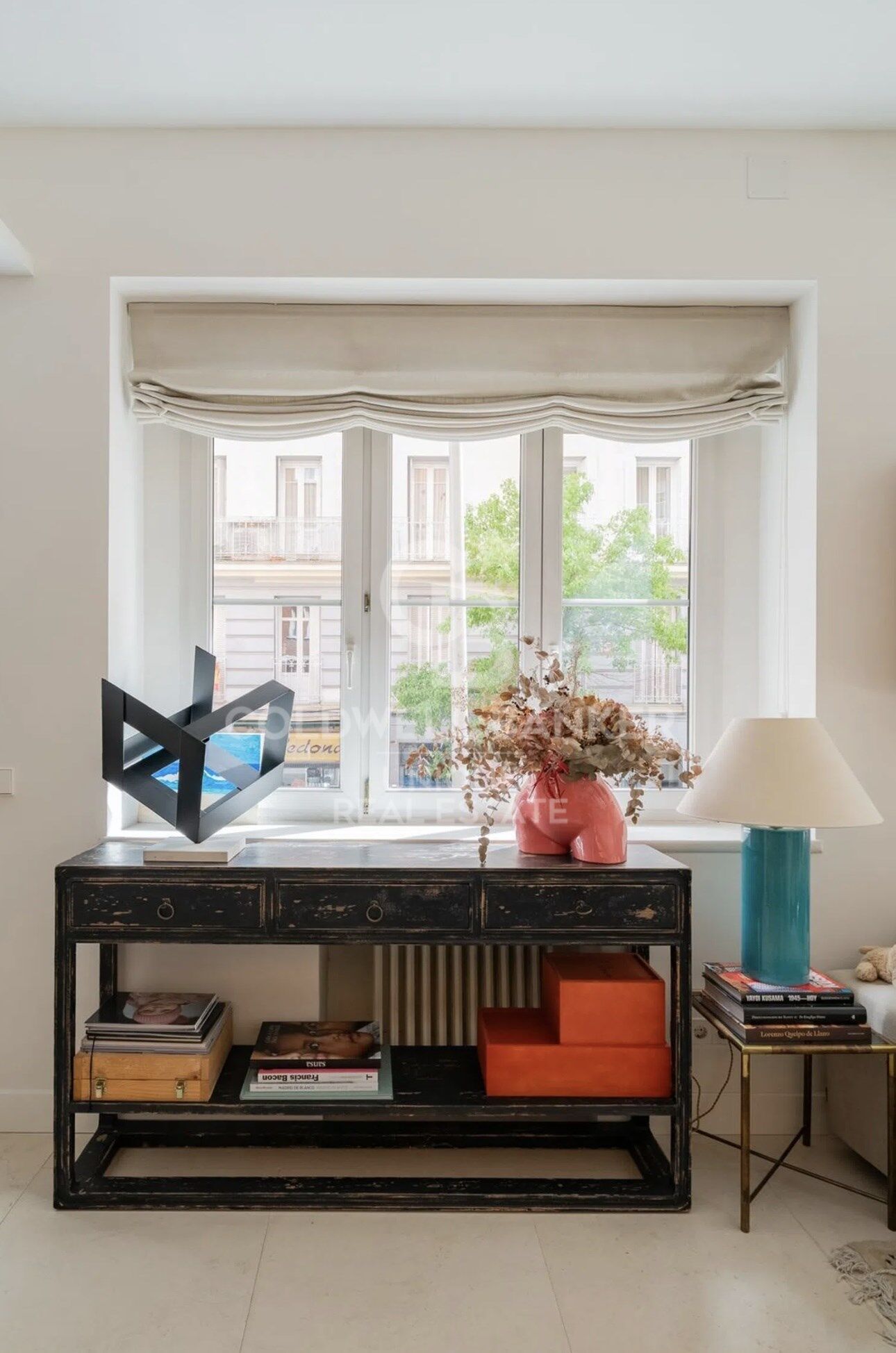 Exterior apartment with storage room and garage in Chamberí, Madrid