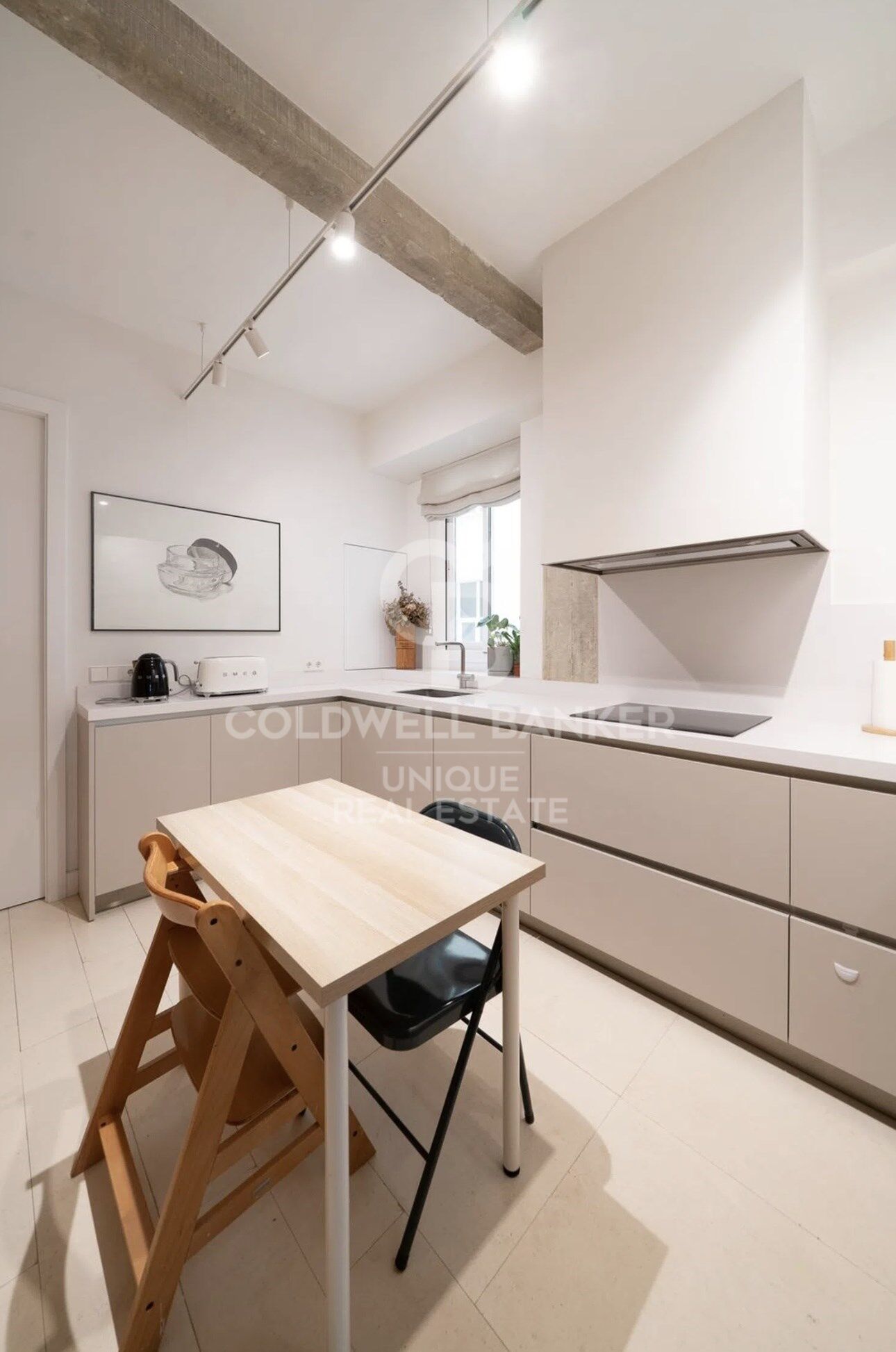 Exterior apartment with storage room and garage in Chamberí, Madrid