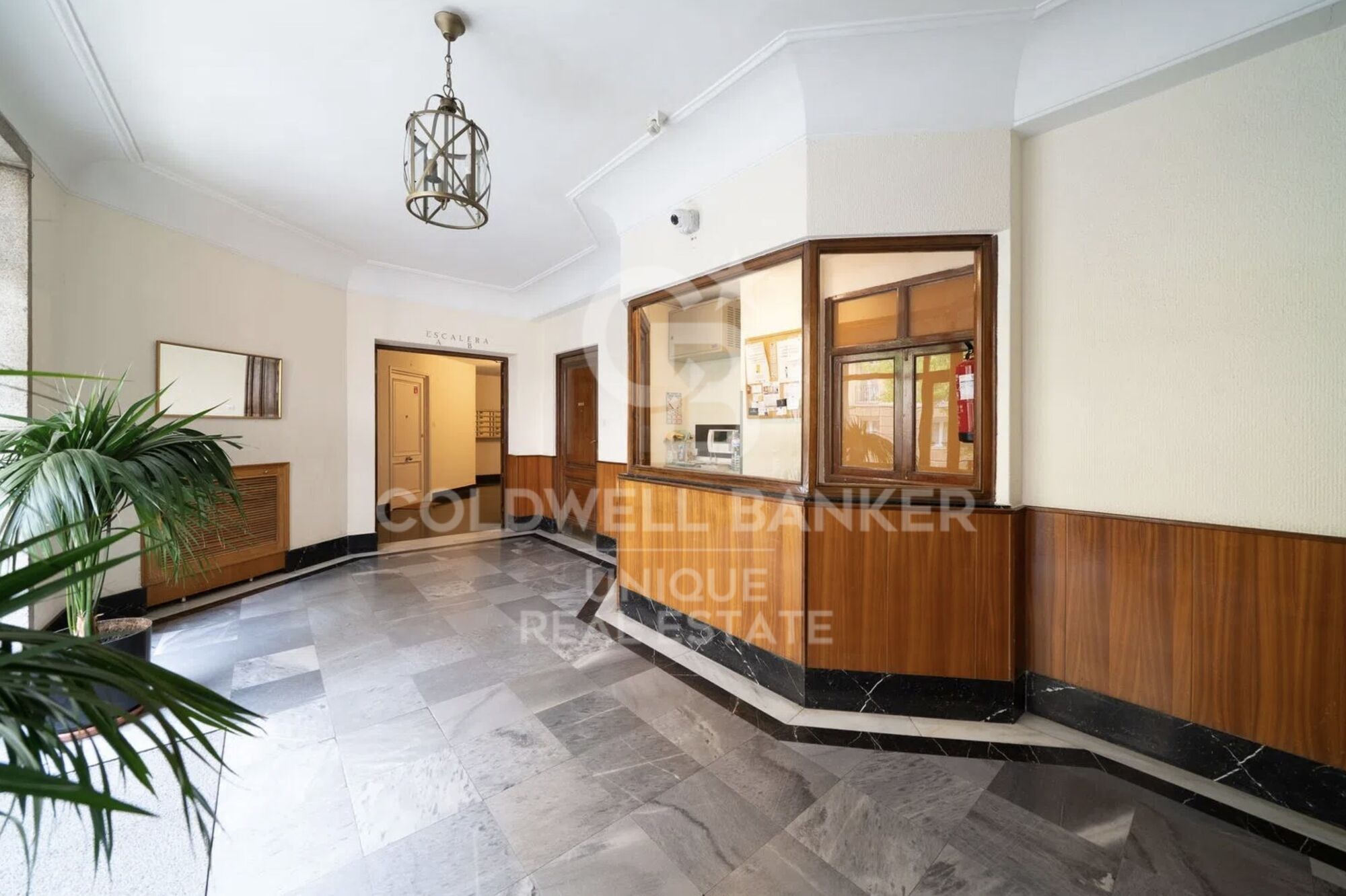 Exterior apartment with storage room and garage in Chamberí, Madrid