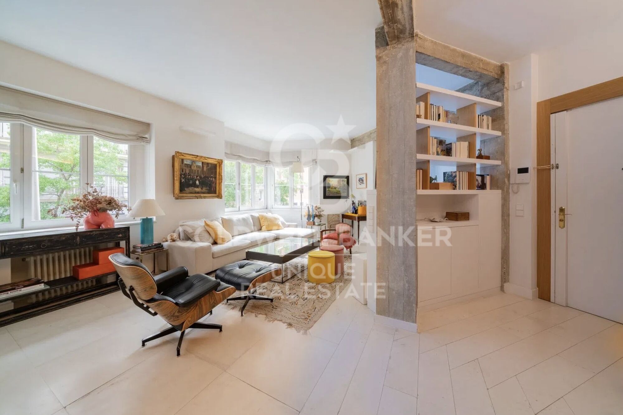 Exterior apartment with storage room and garage in Chamberí, Madrid