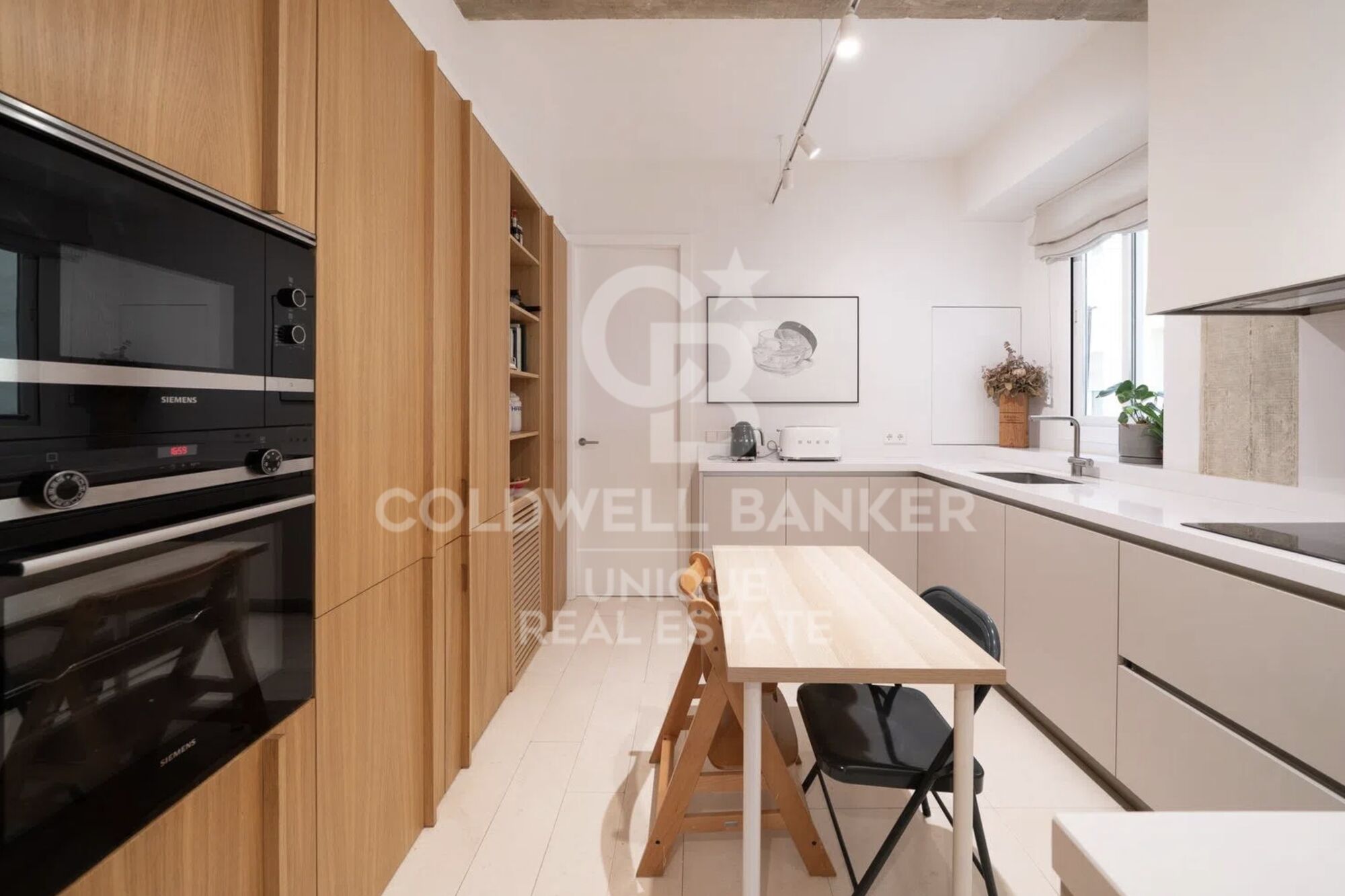 Exterior apartment with storage room and garage in Chamberí, Madrid