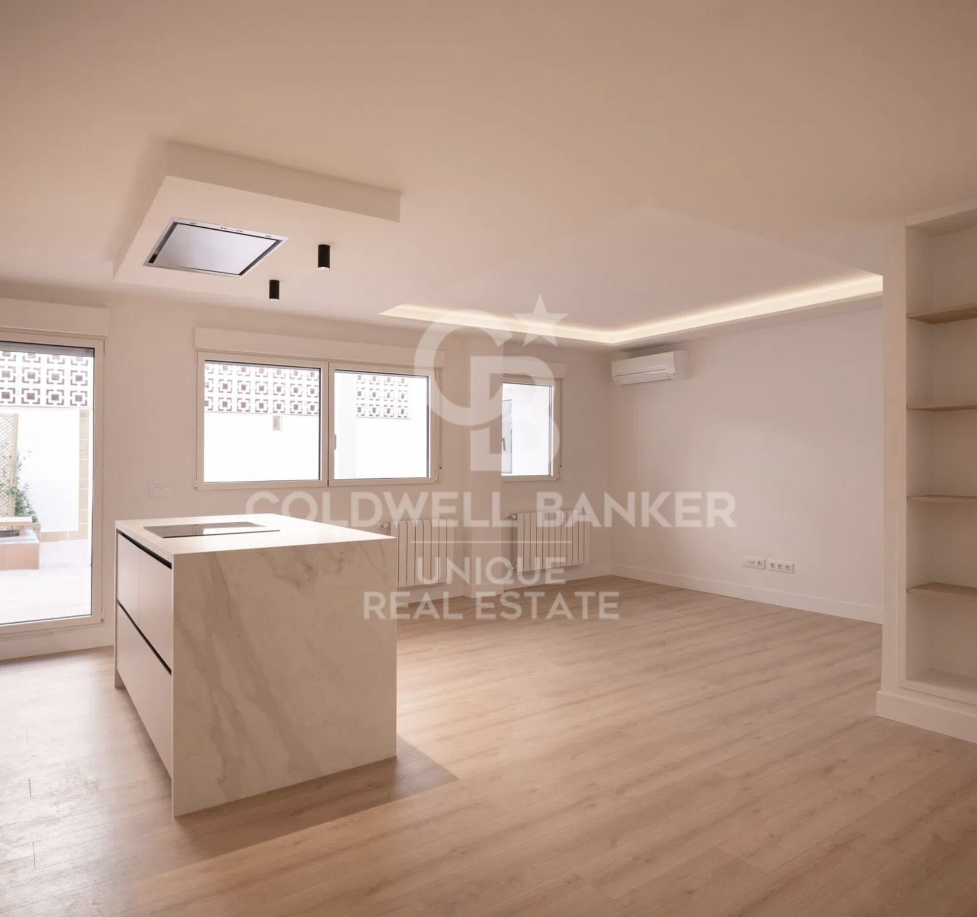 Renovated exterior apartment with terrace in El Viso, Madrid