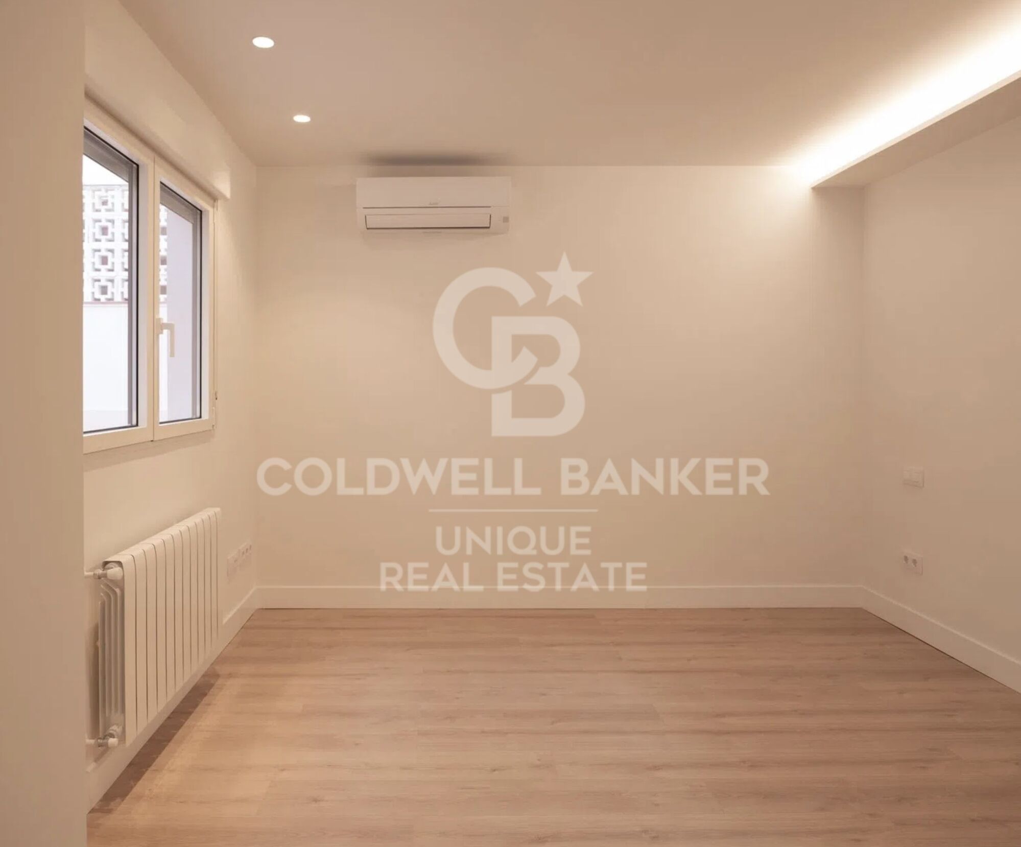 Renovated exterior apartment with terrace in El Viso, Madrid