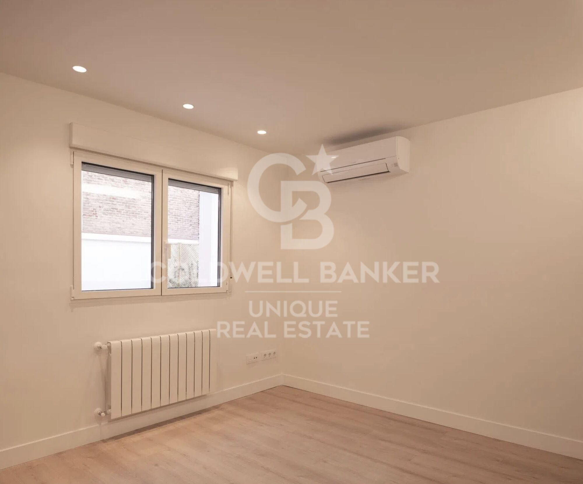 Renovated exterior apartment with terrace in El Viso, Madrid
