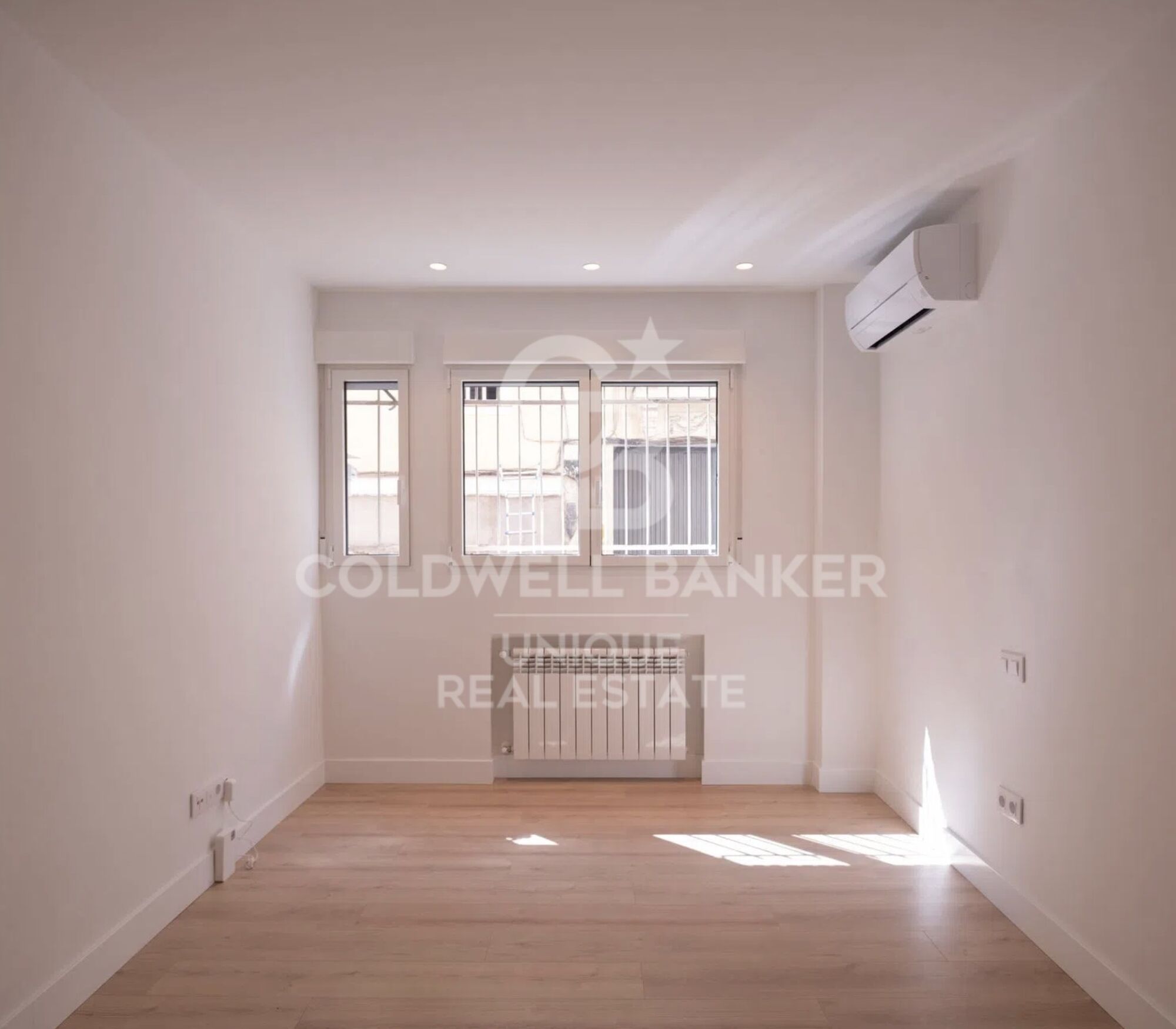 Renovated exterior apartment with terrace in El Viso, Madrid