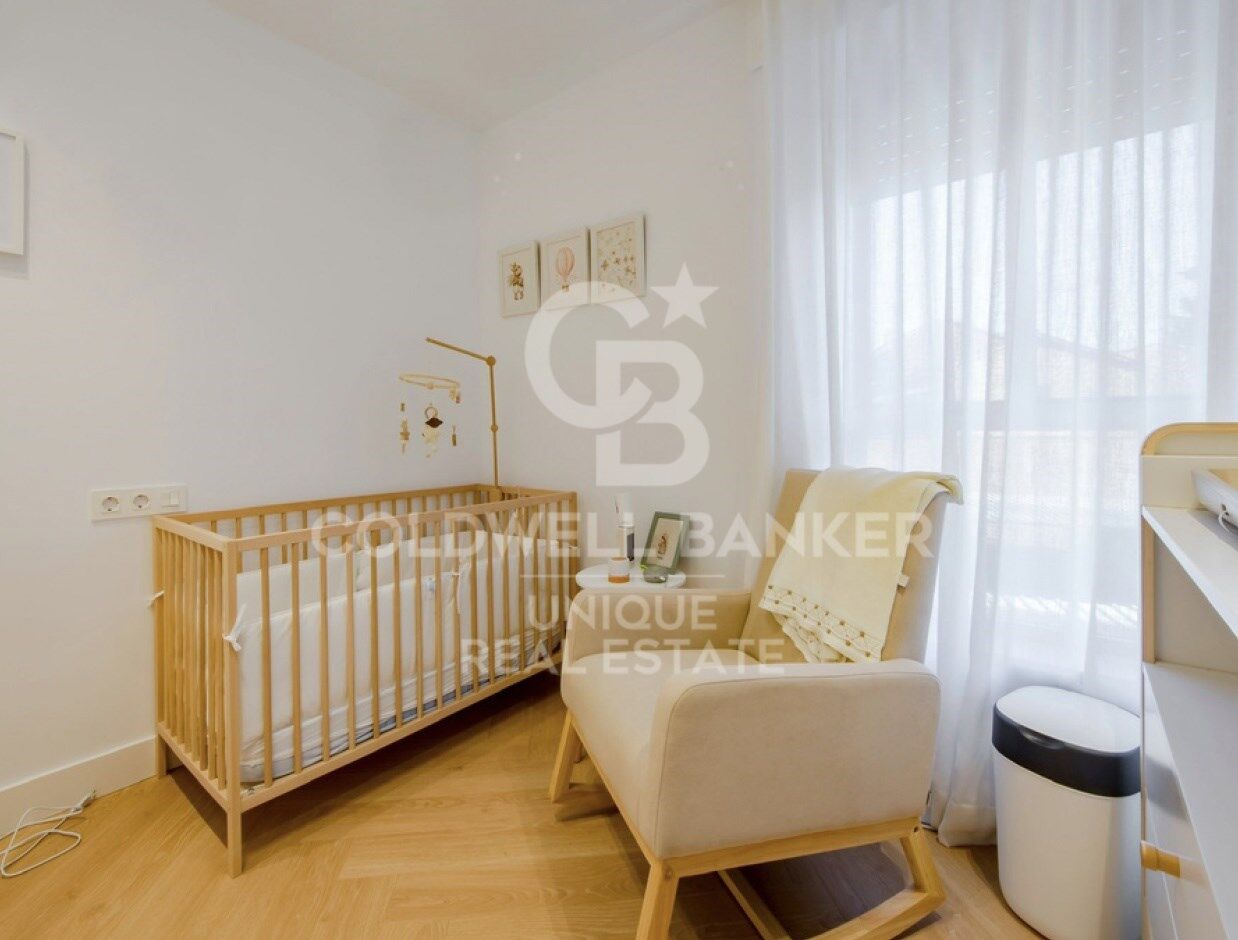 Renovated exterior apartment with swimming pool, garden and garage in Hipanoamérica, Madrid