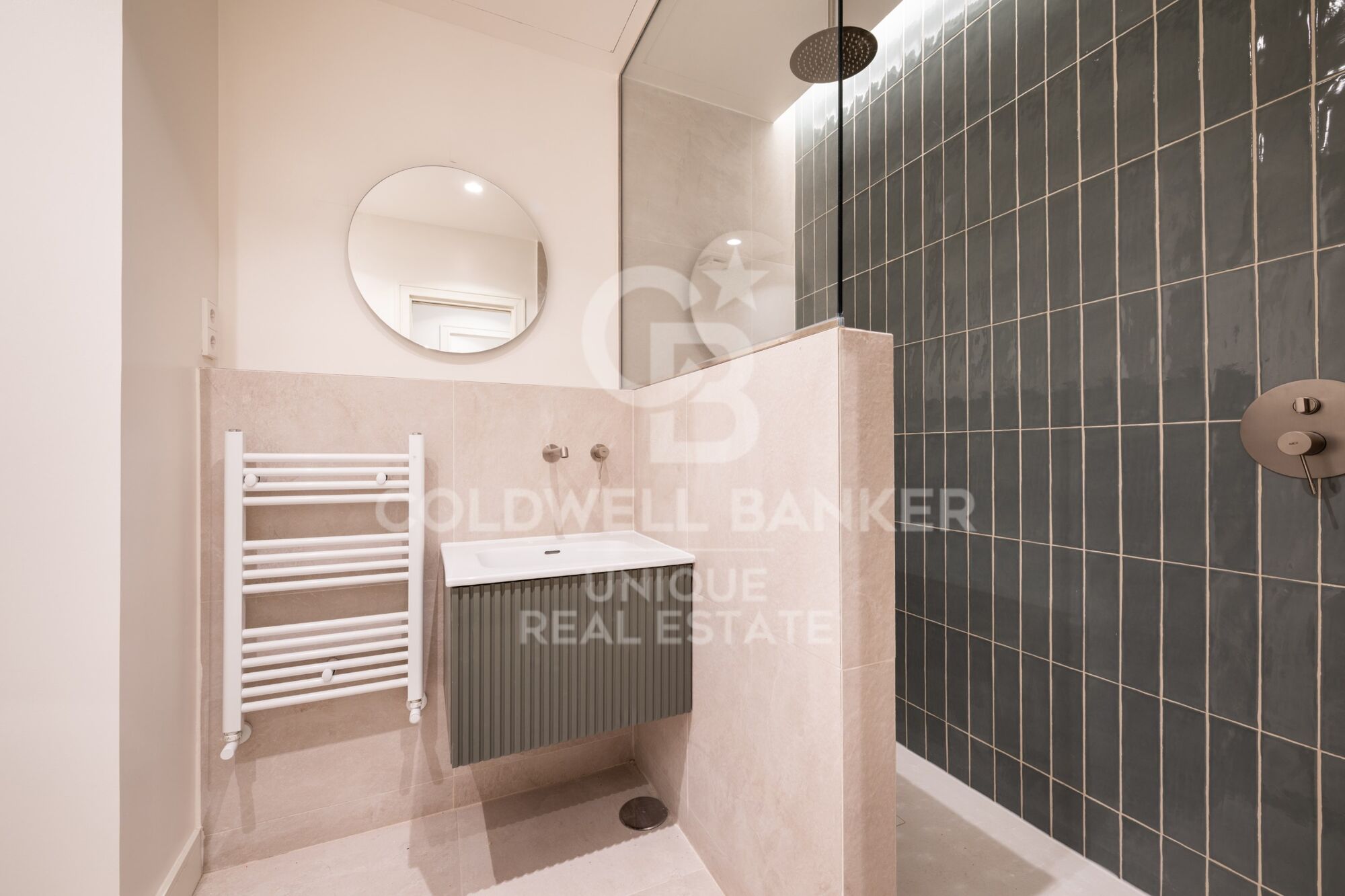 Renovated exterior apartment with garage and storage room in Lista, Madrid