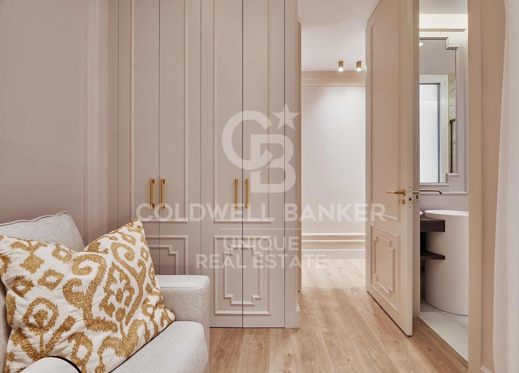 Renovated exterior apartment in Justicia, Madrid