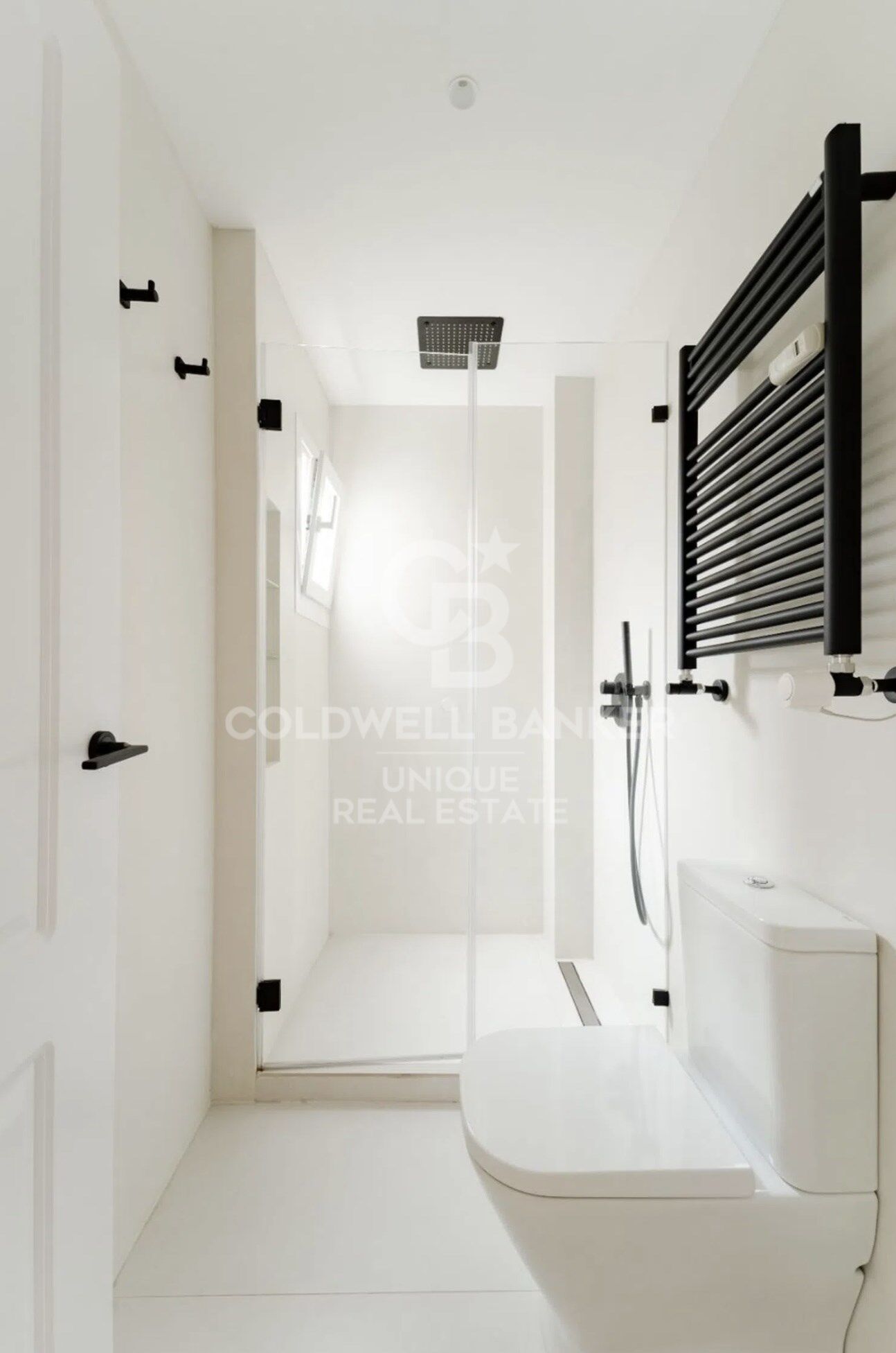 Renovated penthouse with terrace and storage room in Castellana, Madrid