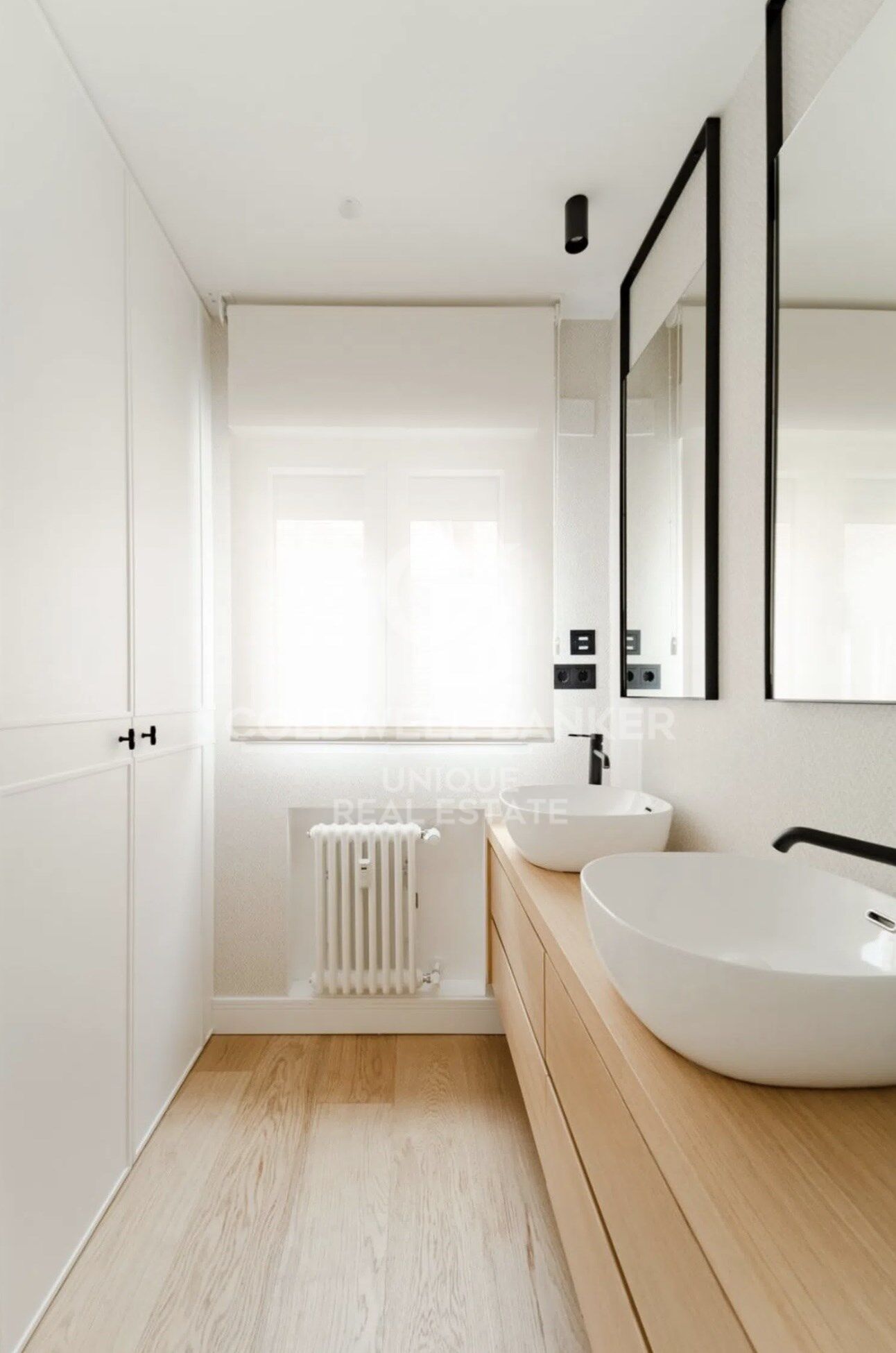 Renovated penthouse with terrace and storage room in Castellana, Madrid