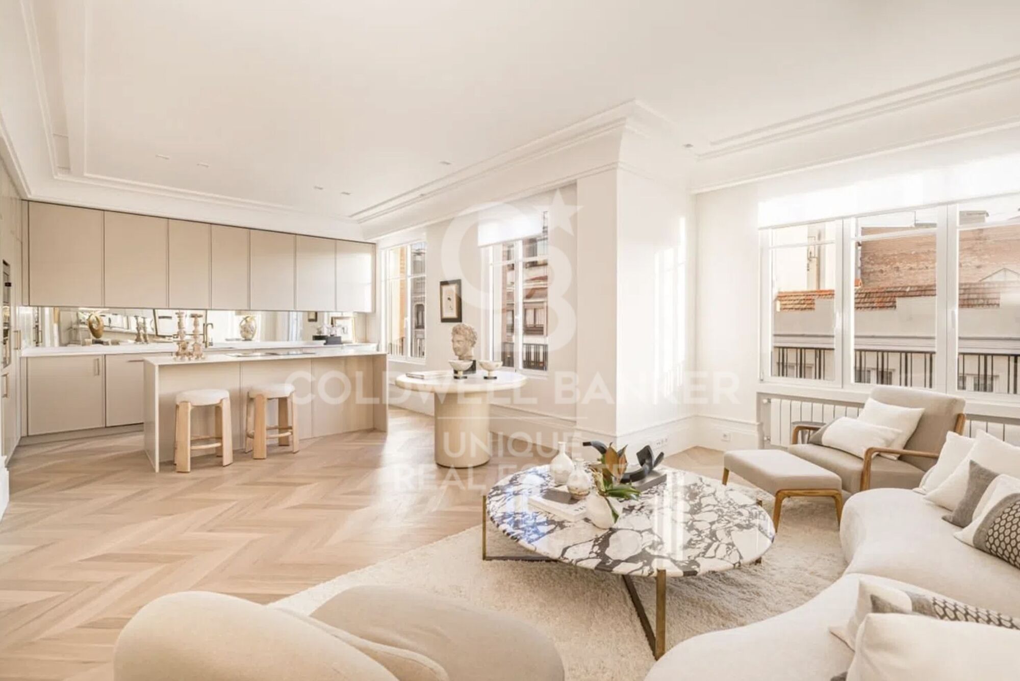 Renovated exterior apartment in Castellana, Madrid