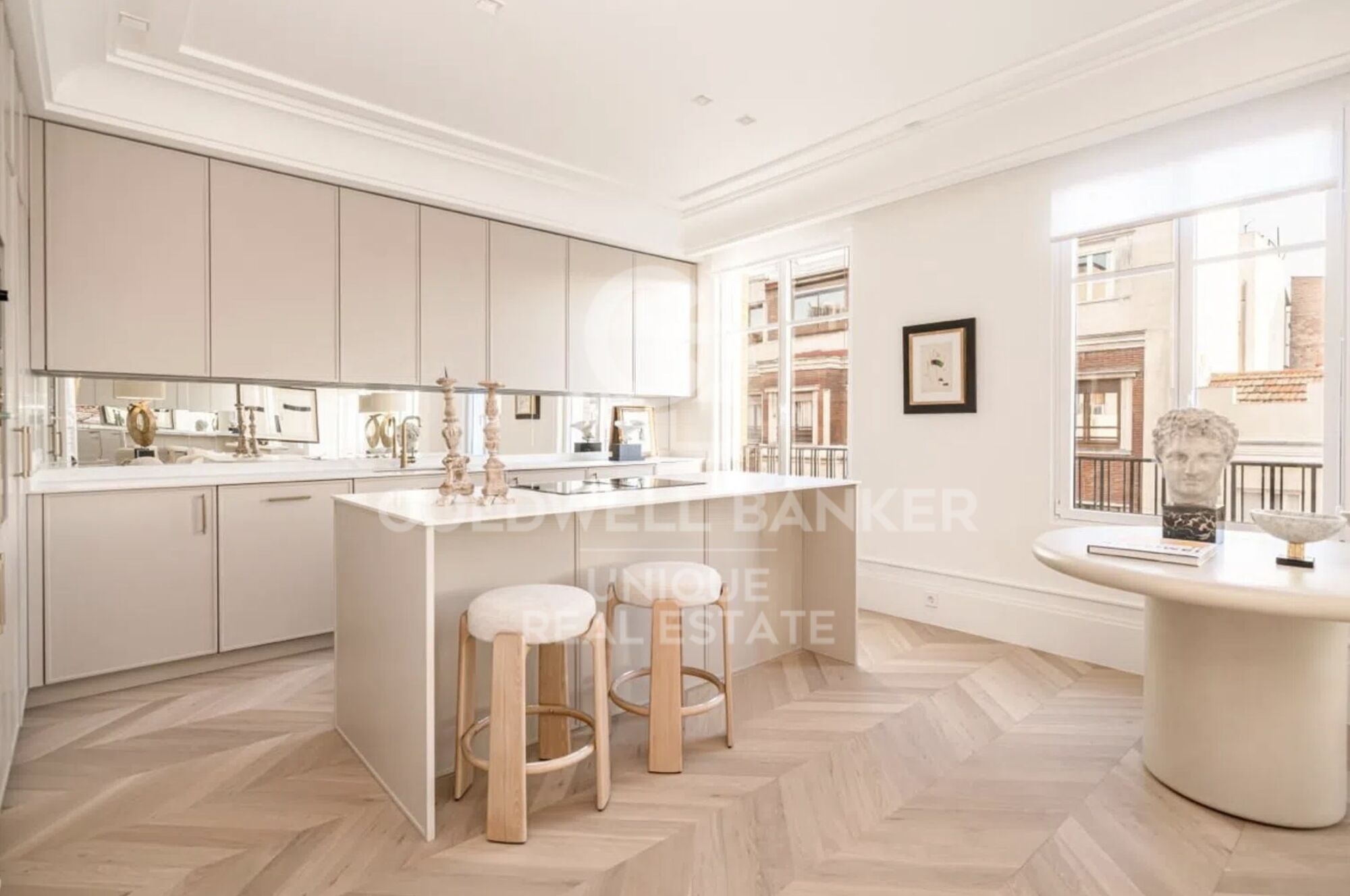 Renovated exterior apartment in Castellana, Madrid