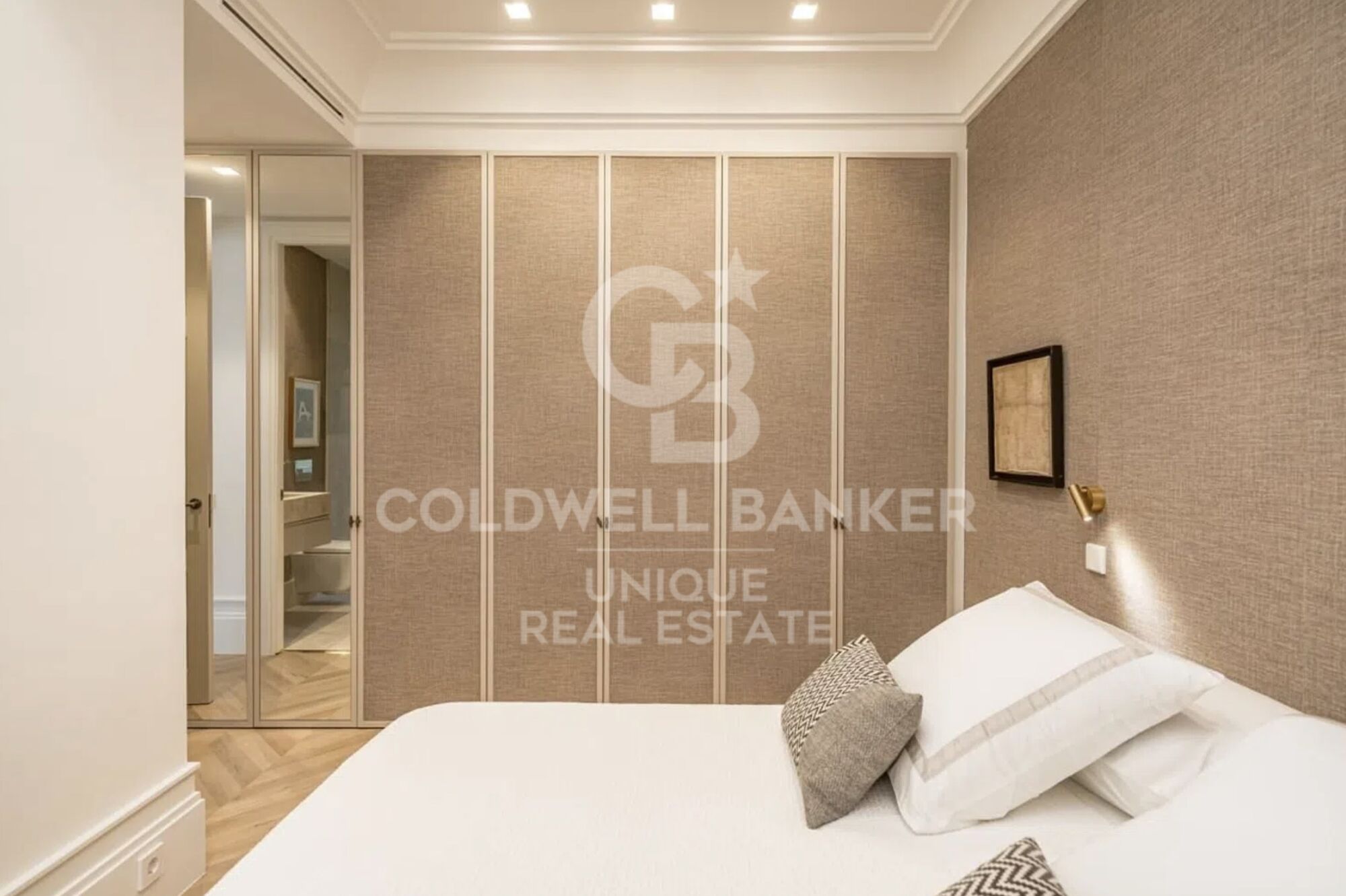 Renovated exterior apartment in Castellana, Madrid