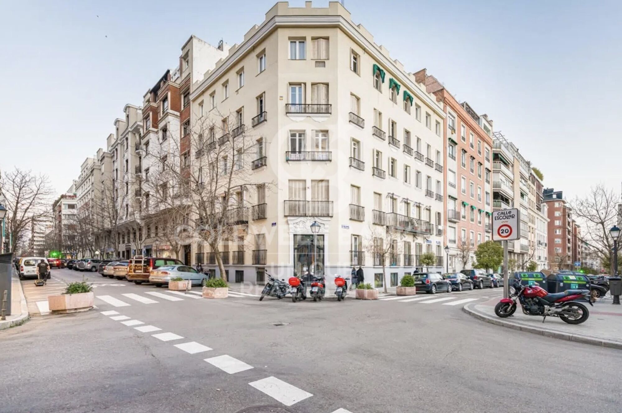 Renovated exterior apartment in Castellana, Madrid