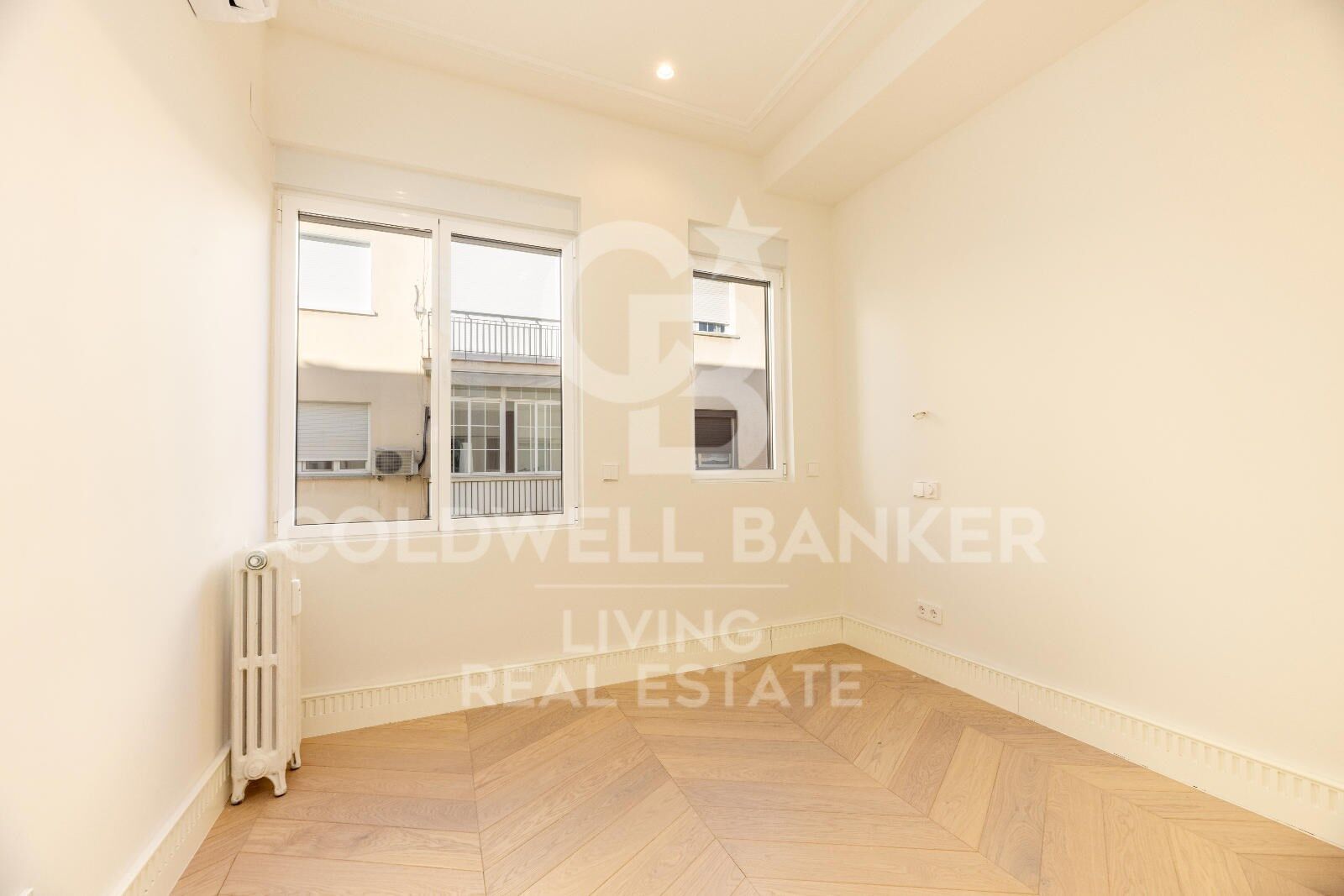 Flat 2 Bedrooms Sale Madrid