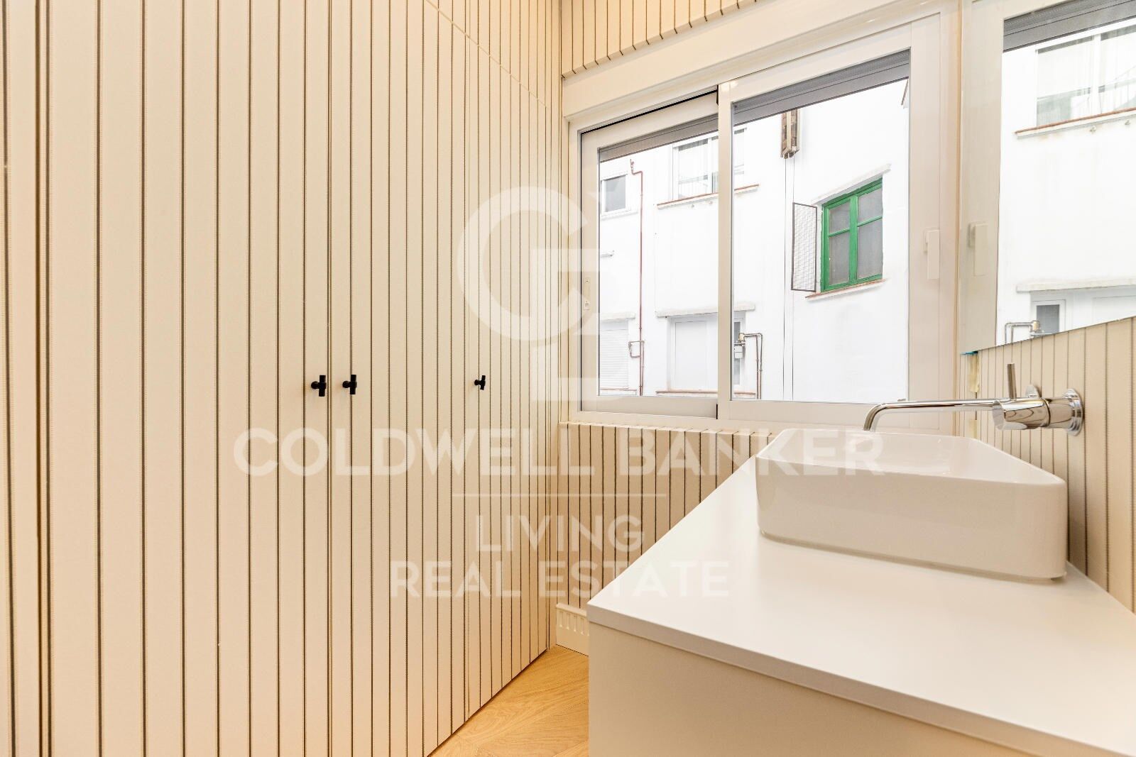 Flat 2 Bedrooms Sale Madrid