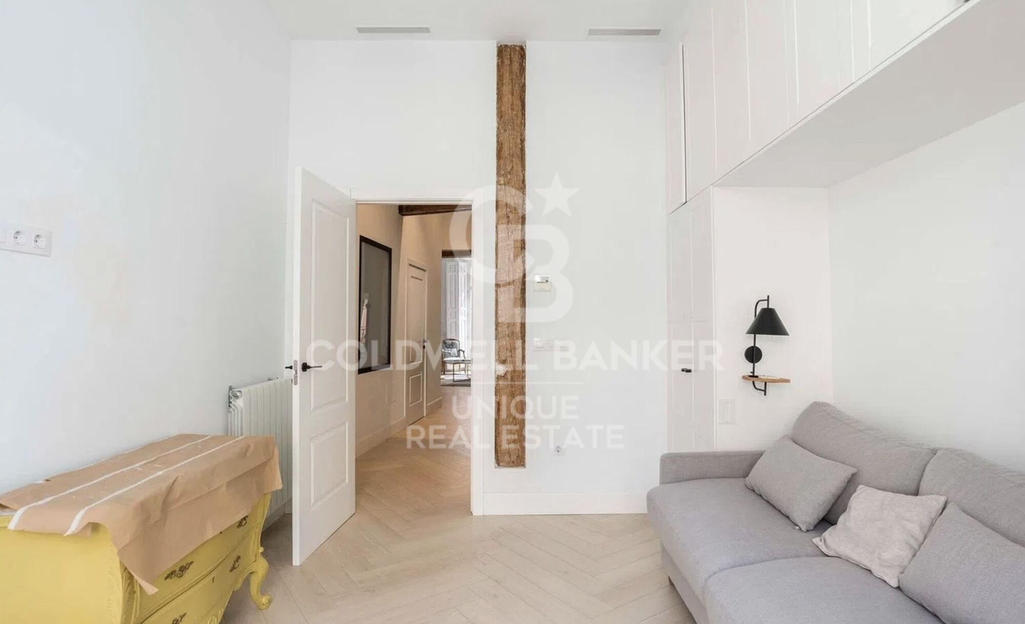 Renovated exterior apartment in Barrio de Las Letras, Madrid