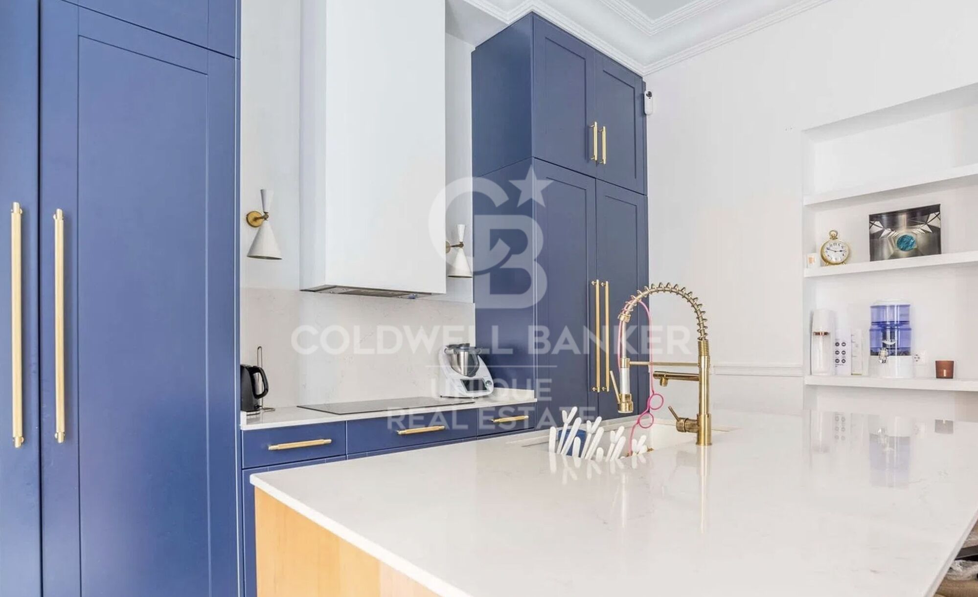 Renovated exterior apartment in Barrio de Las Letras, Madrid