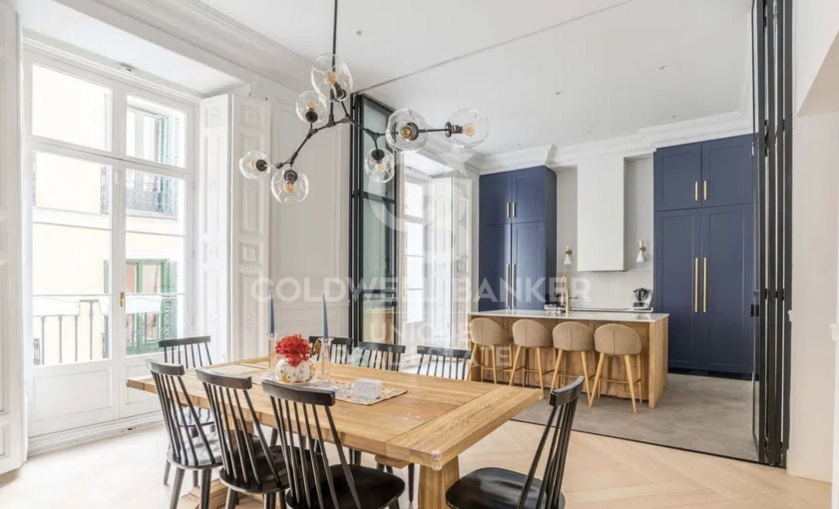 Renovated exterior apartment in Barrio de Las Letras, Madrid