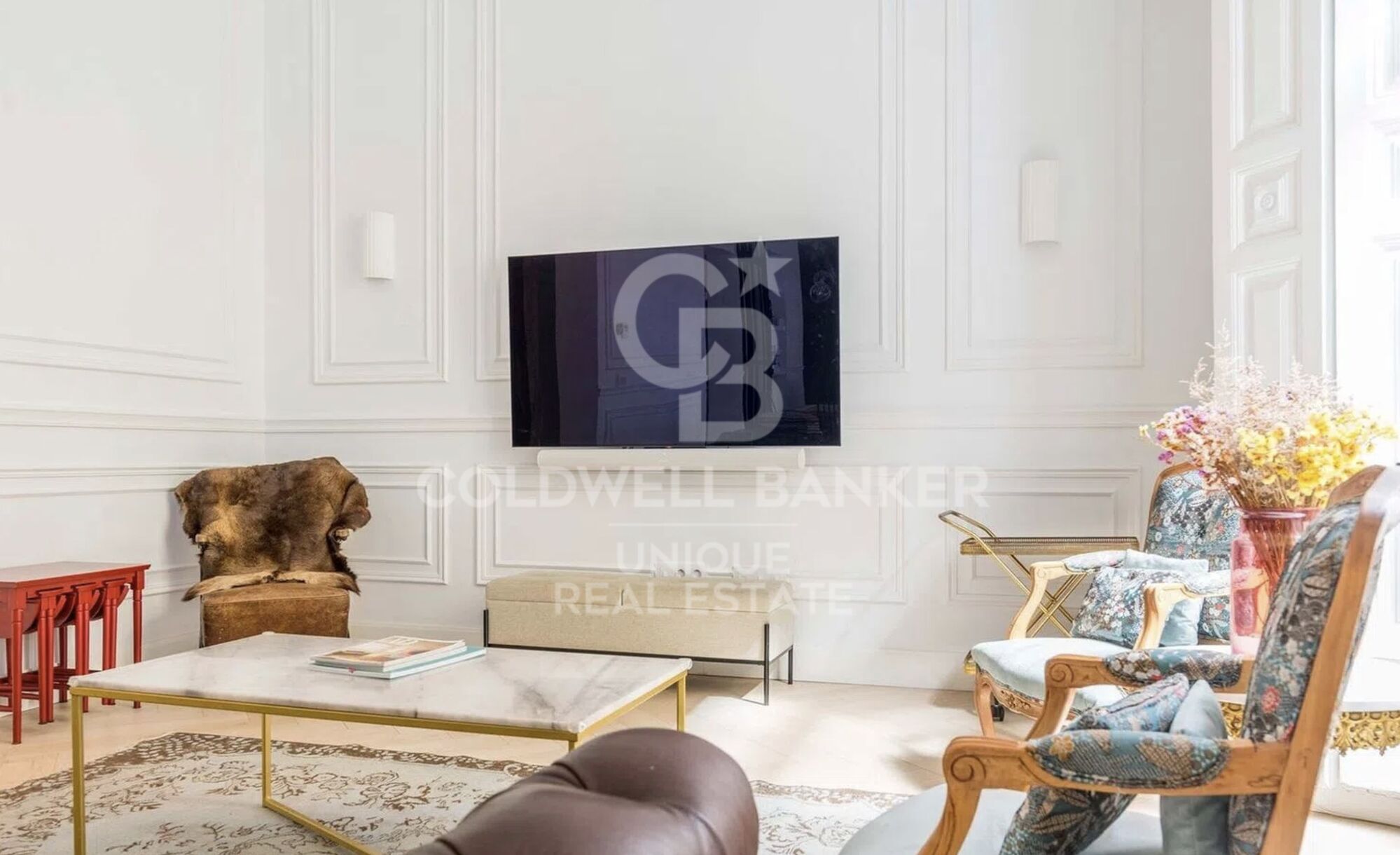 Renovated exterior apartment in Barrio de Las Letras, Madrid