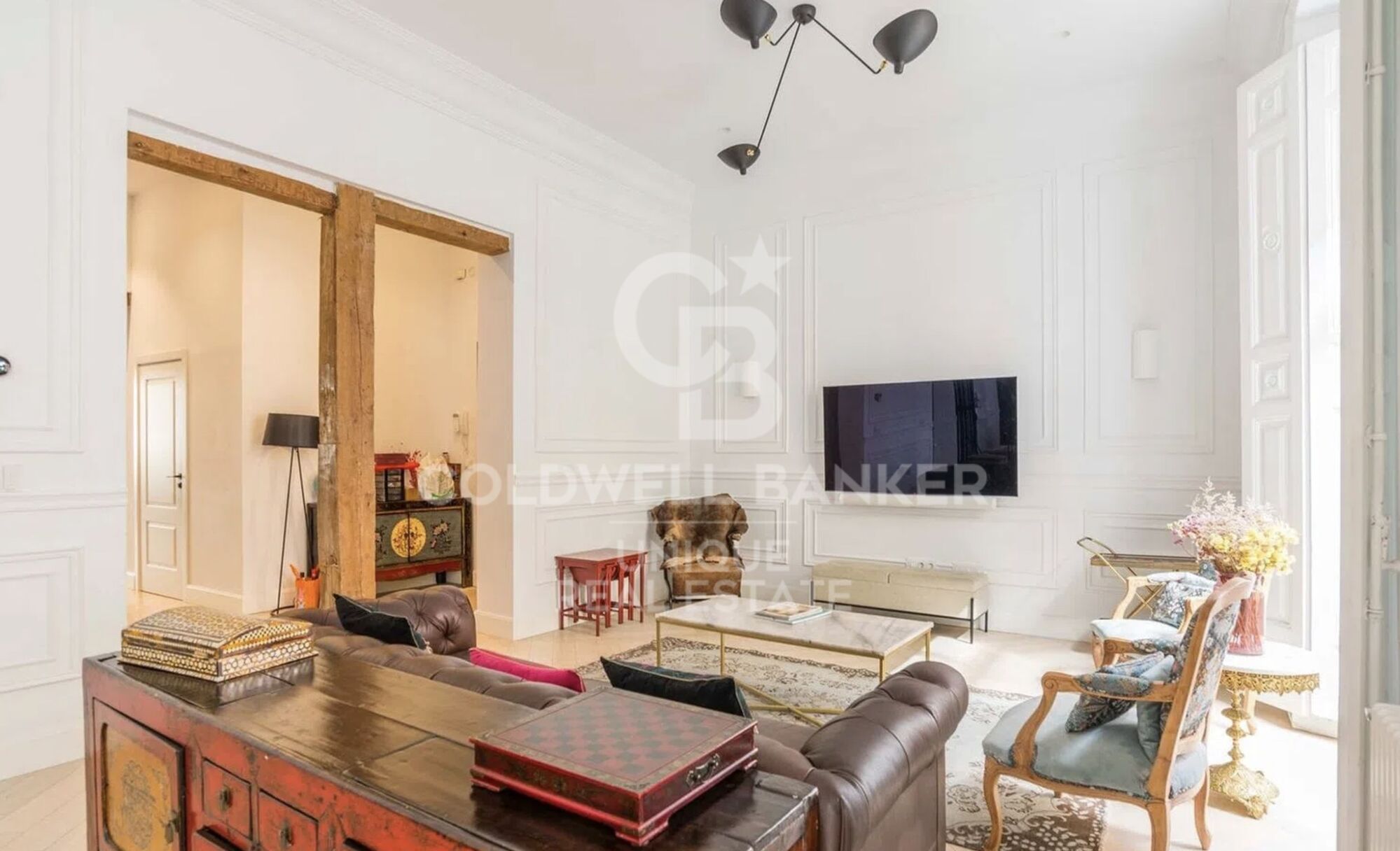 Renovated exterior apartment in Barrio de Las Letras, Madrid
