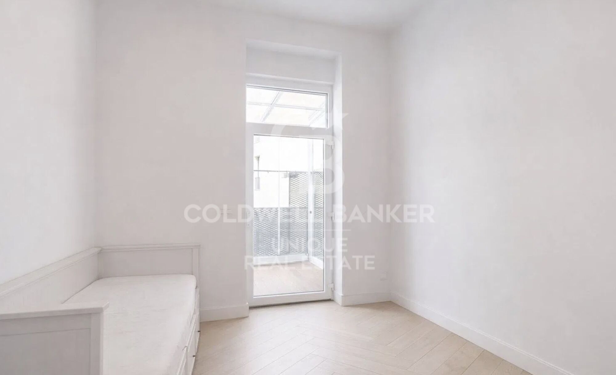 Renovated exterior apartment in Barrio de Las Letras, Madrid