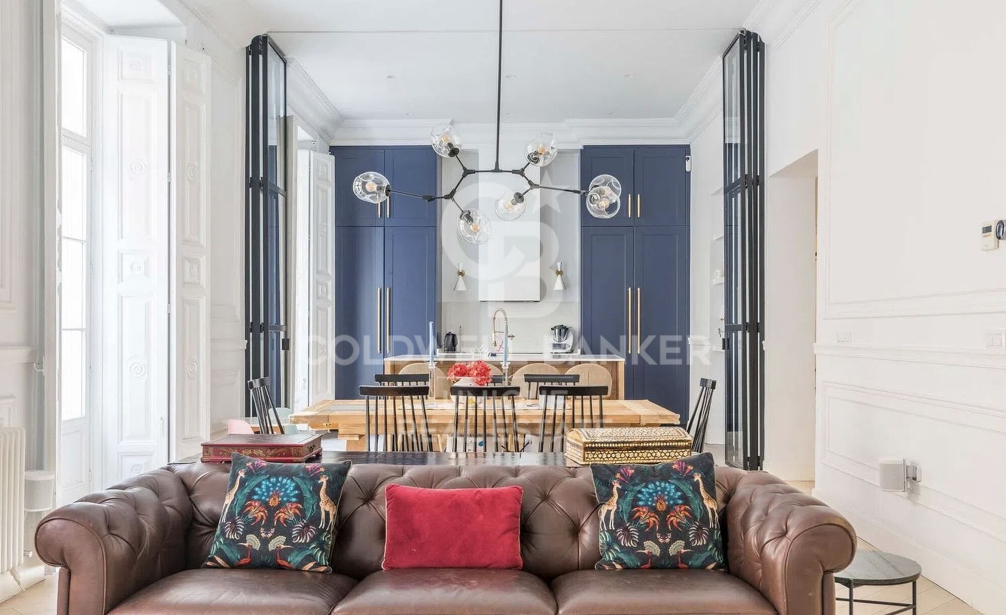 Renovated exterior apartment in Barrio de Las Letras, Madrid