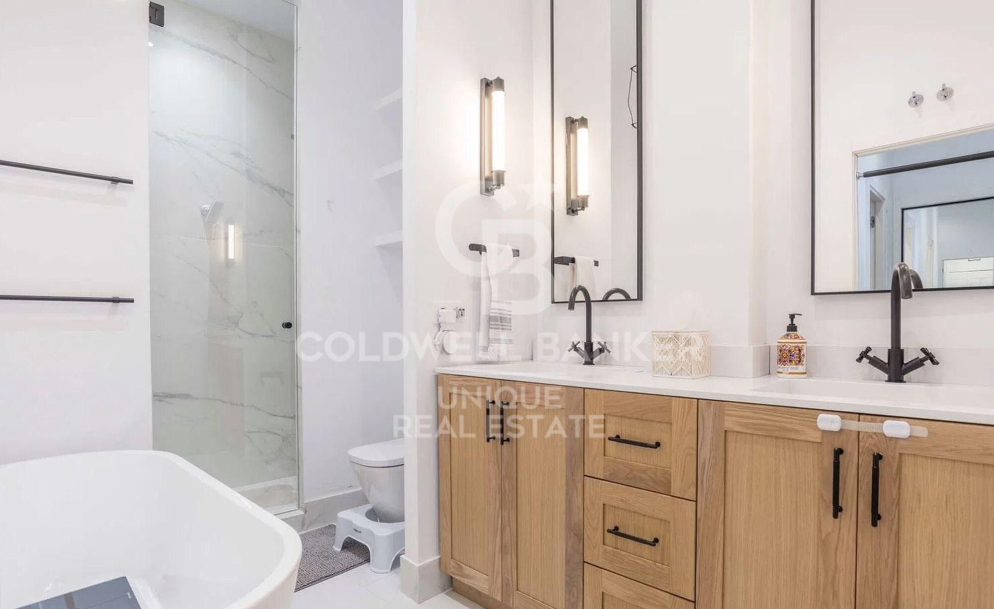 Renovated exterior apartment in Barrio de Las Letras, Madrid
