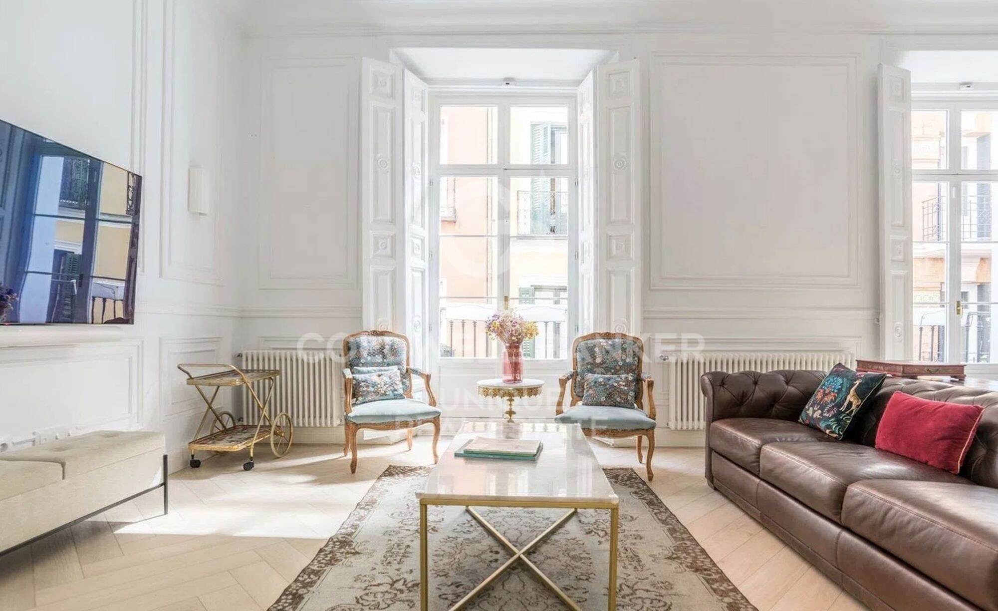 Renovated exterior apartment in Barrio de Las Letras, Madrid