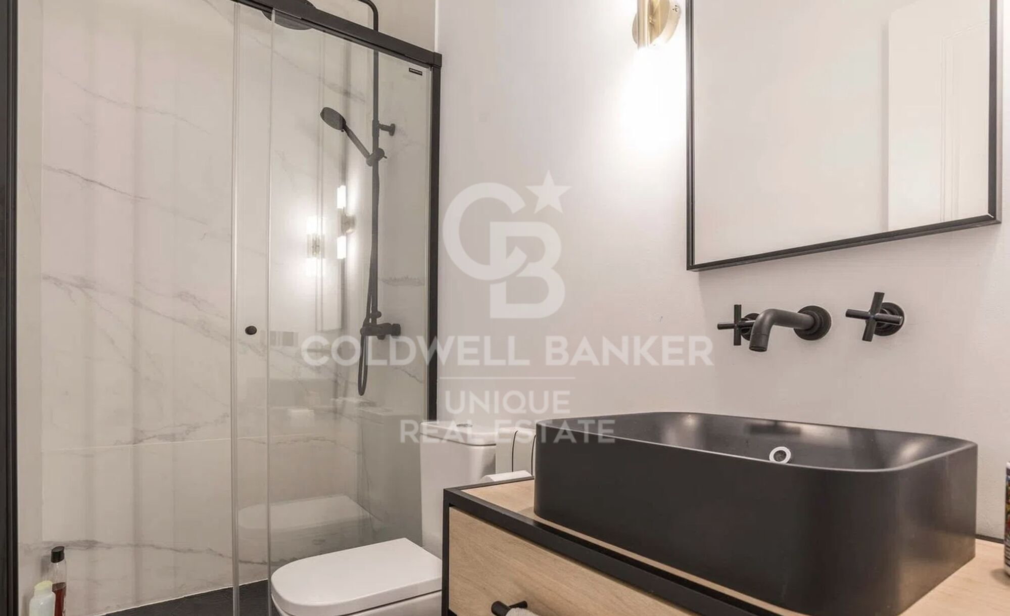 Renovated exterior apartment in Barrio de Las Letras, Madrid
