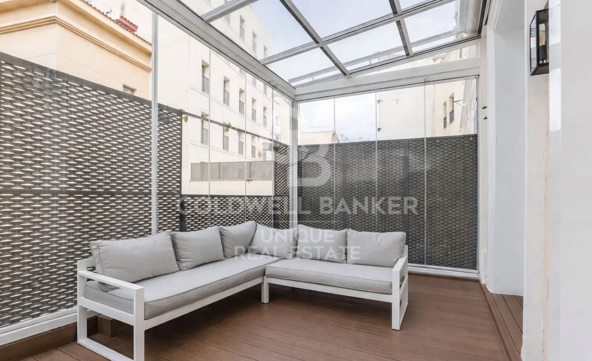 Renovated exterior apartment in Barrio de Las Letras, Madrid