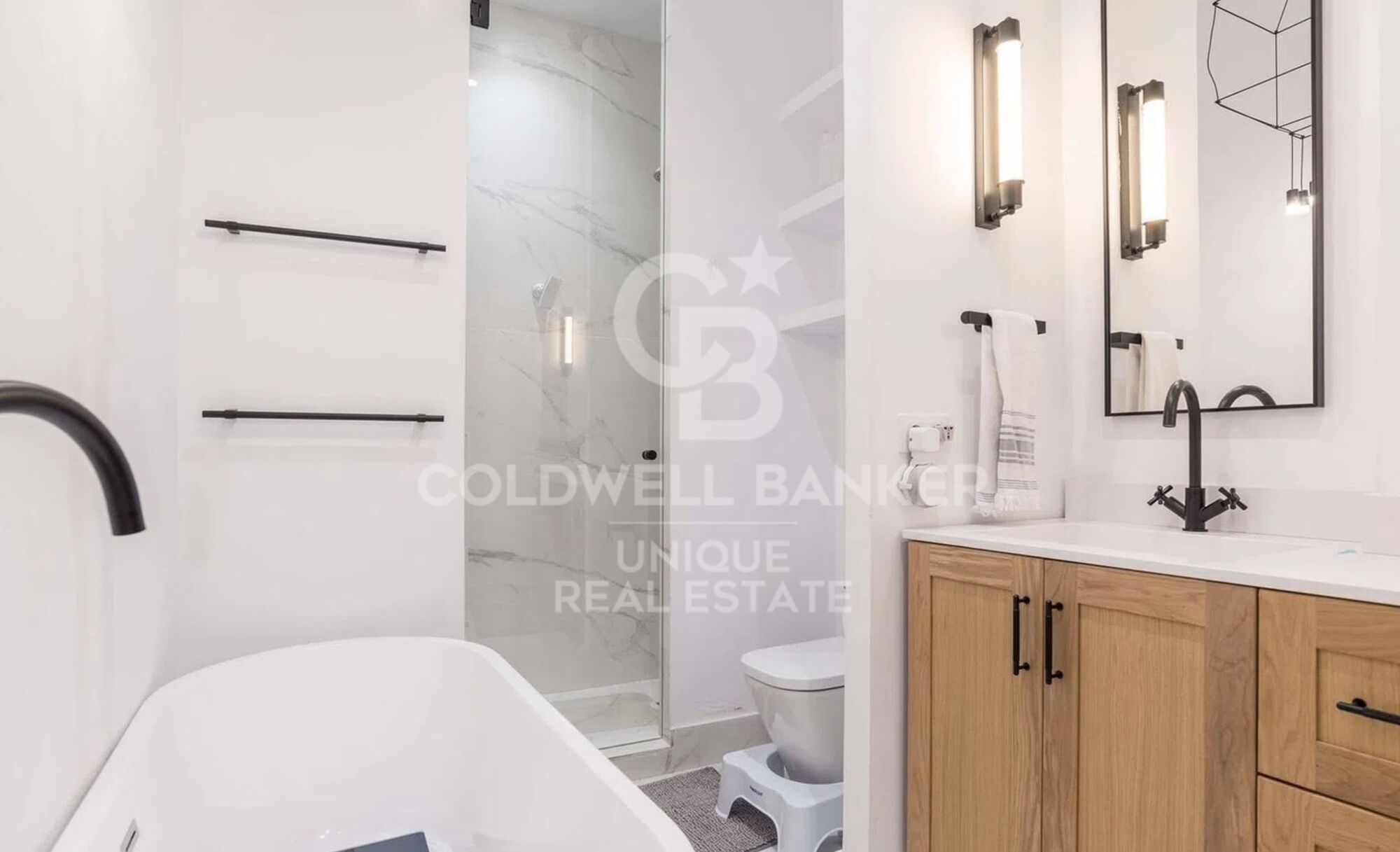 Renovated exterior apartment in Barrio de Las Letras, Madrid