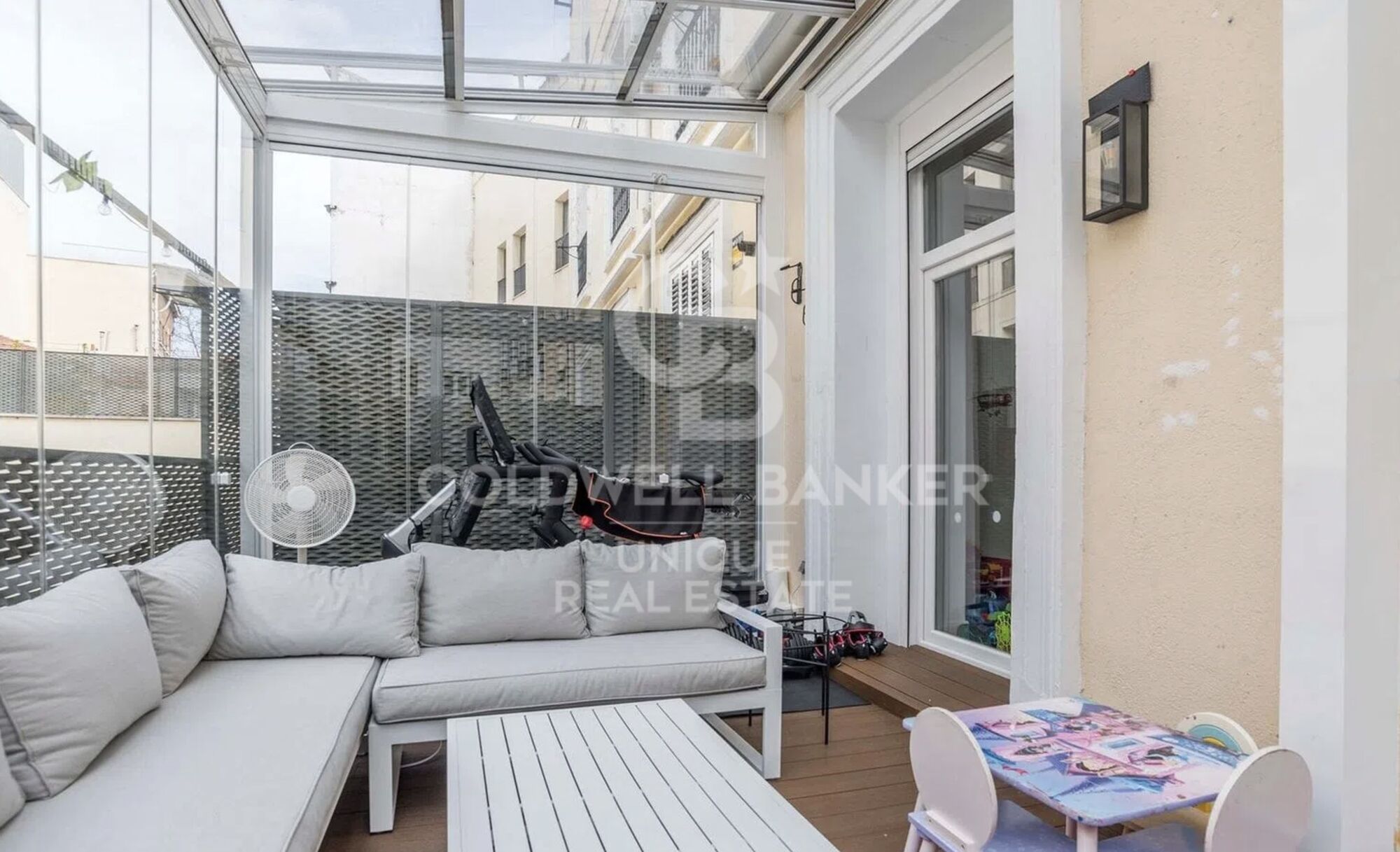 Renovated exterior apartment in Barrio de Las Letras, Madrid