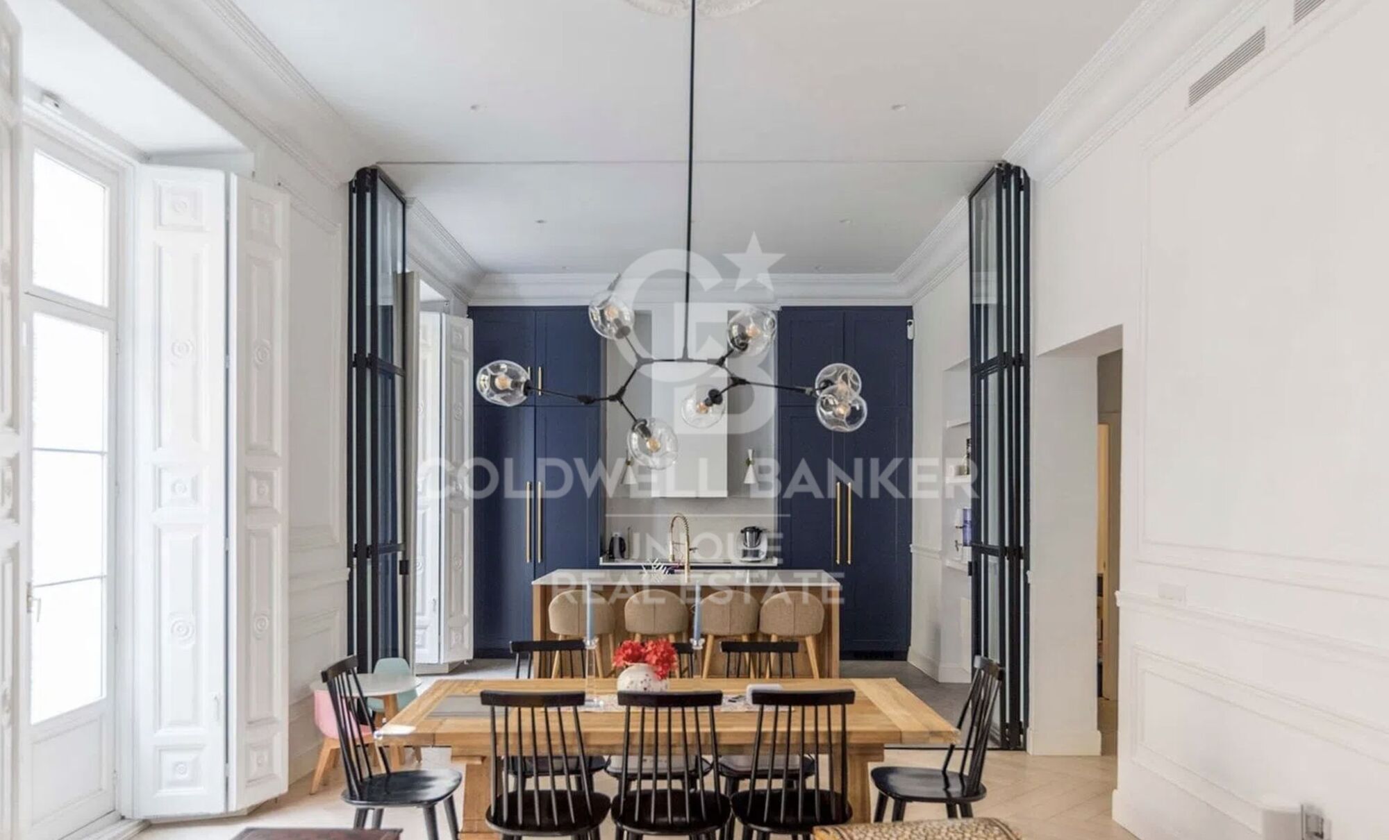 Renovated exterior apartment in Barrio de Las Letras, Madrid