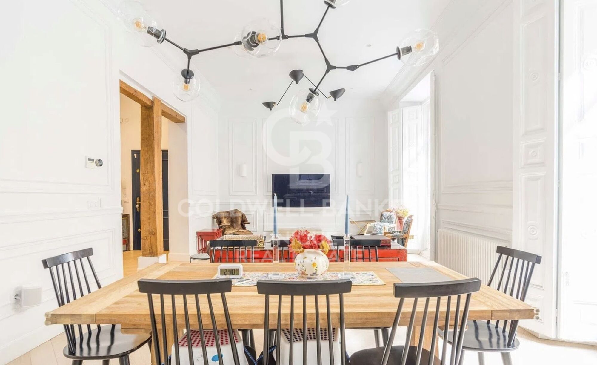 Renovated exterior apartment in Barrio de Las Letras, Madrid