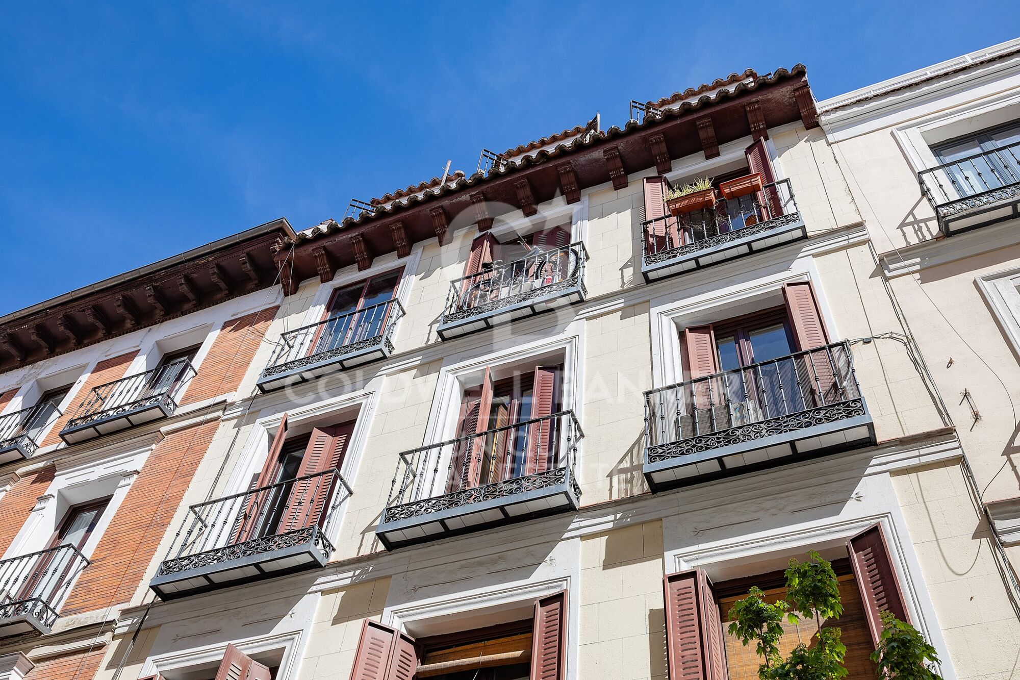 Renovated exterior apartment in Justicia, Madrid