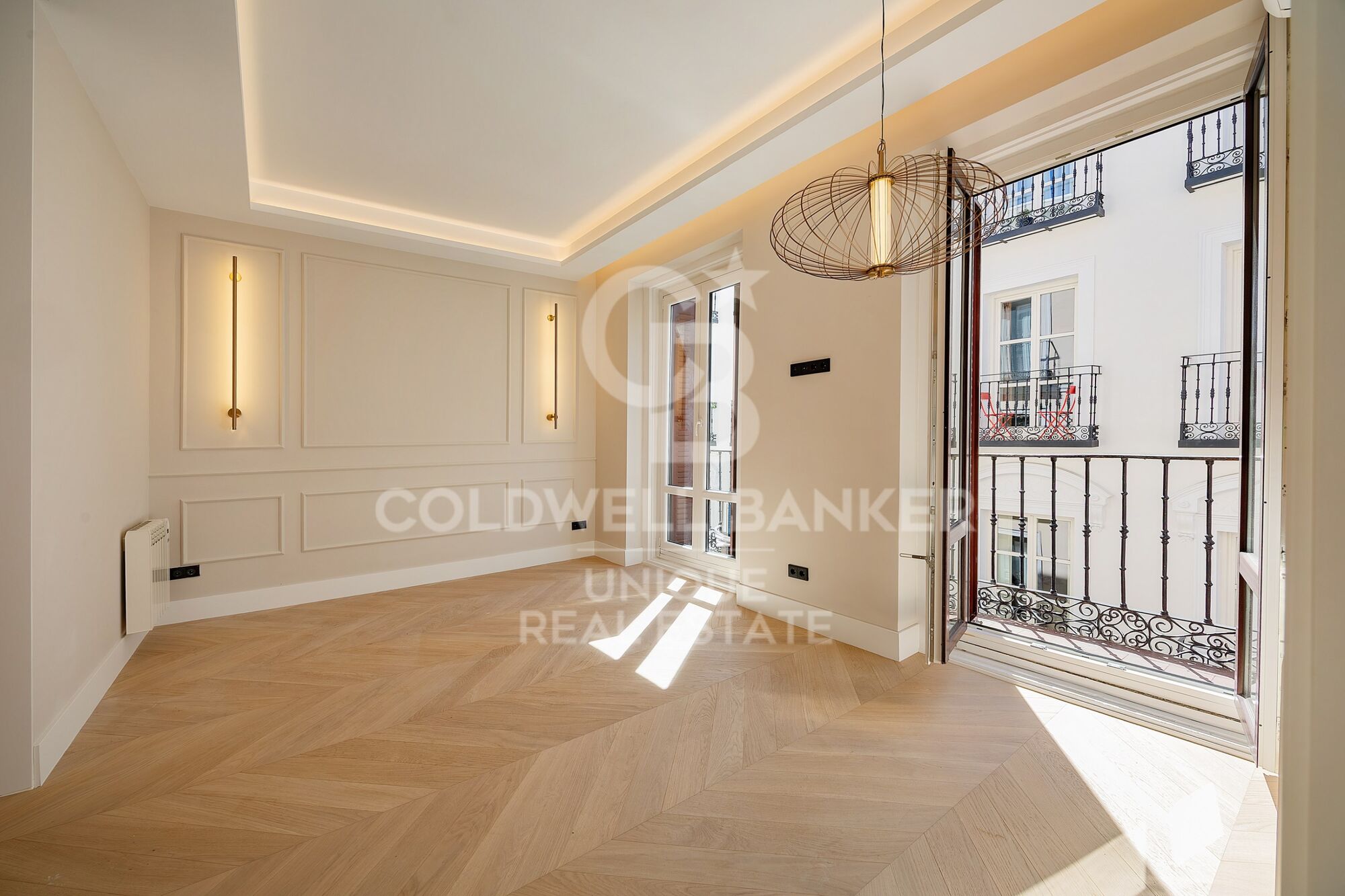 Renovated exterior apartment in Justicia, Madrid