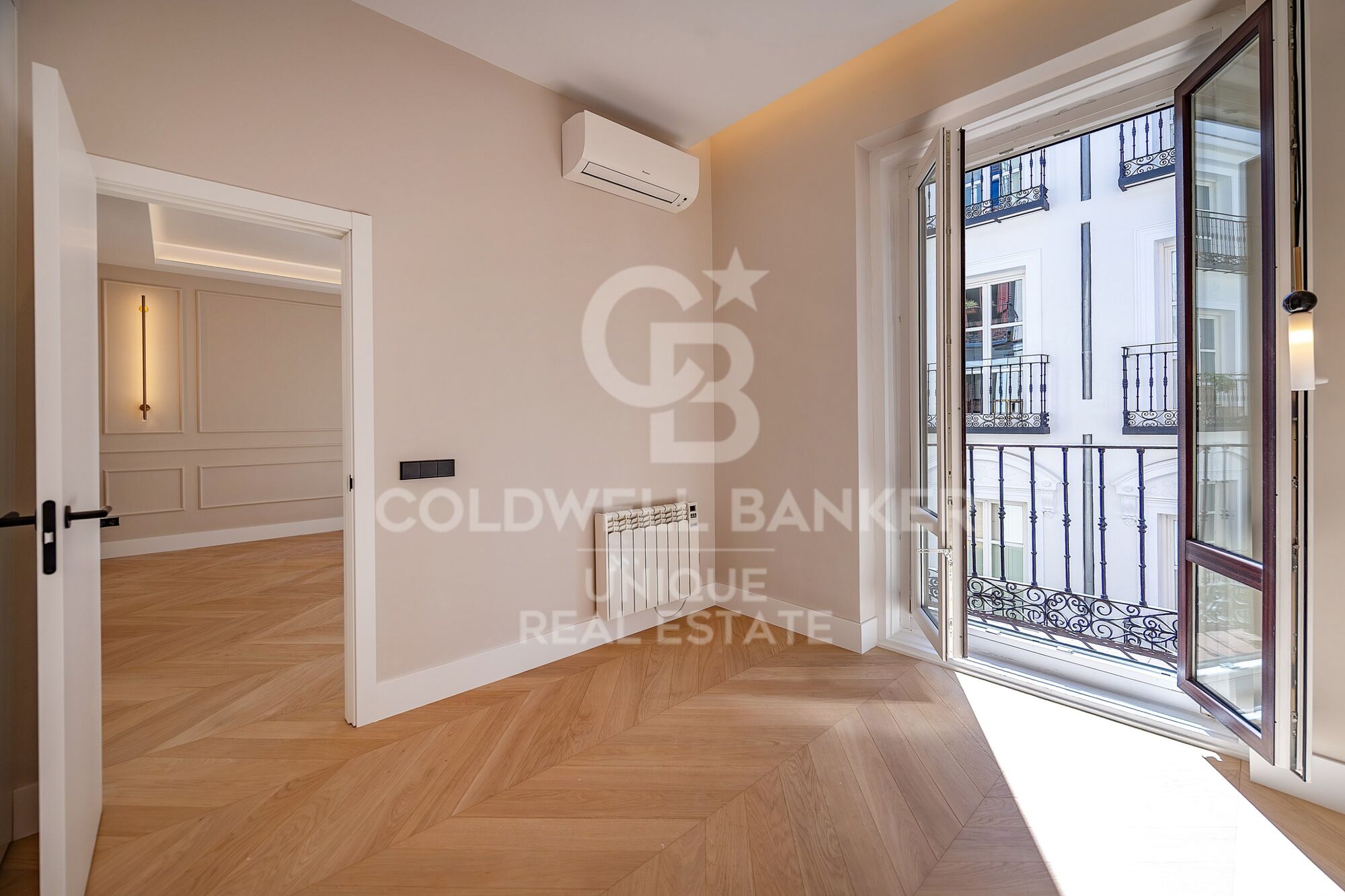 Renovated exterior apartment in Justicia, Madrid