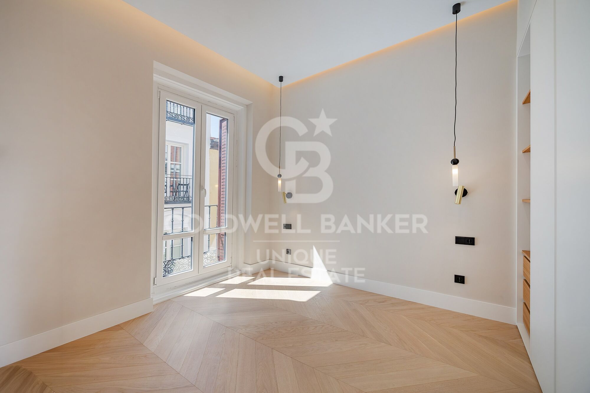 Renovated exterior apartment in Justicia, Madrid