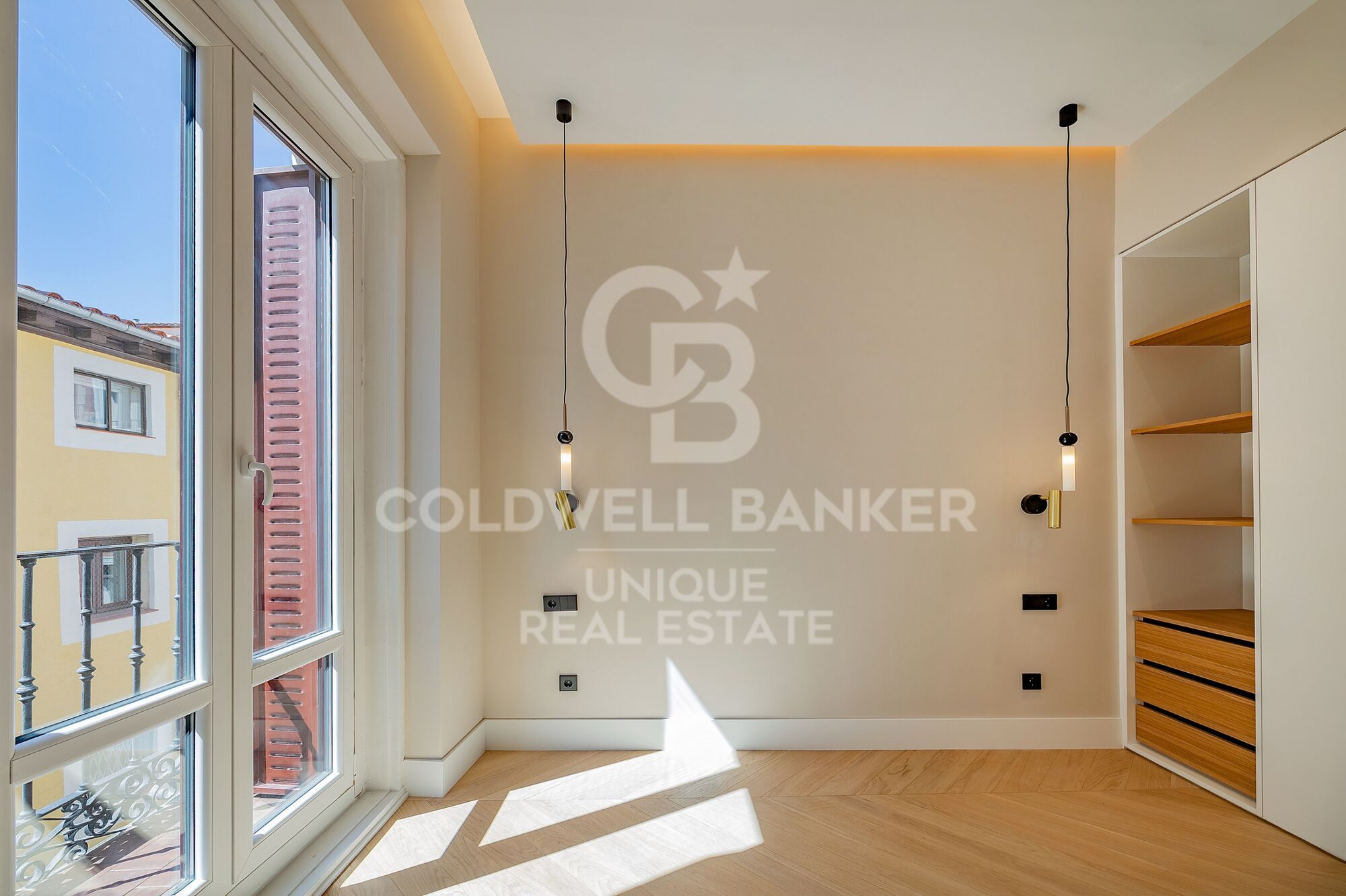 Renovated exterior apartment in Justicia, Madrid