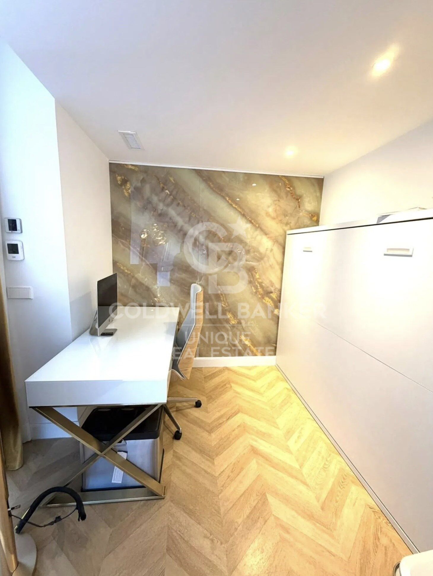 Renovated exterior penthouse with terrace, garage and storage room in Recoletos, Madrid