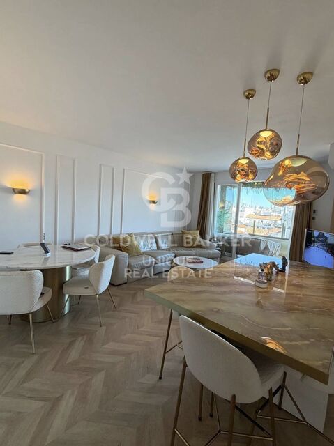 Renovated exterior penthouse with terrace, garage and storage room in Recoletos, Madrid