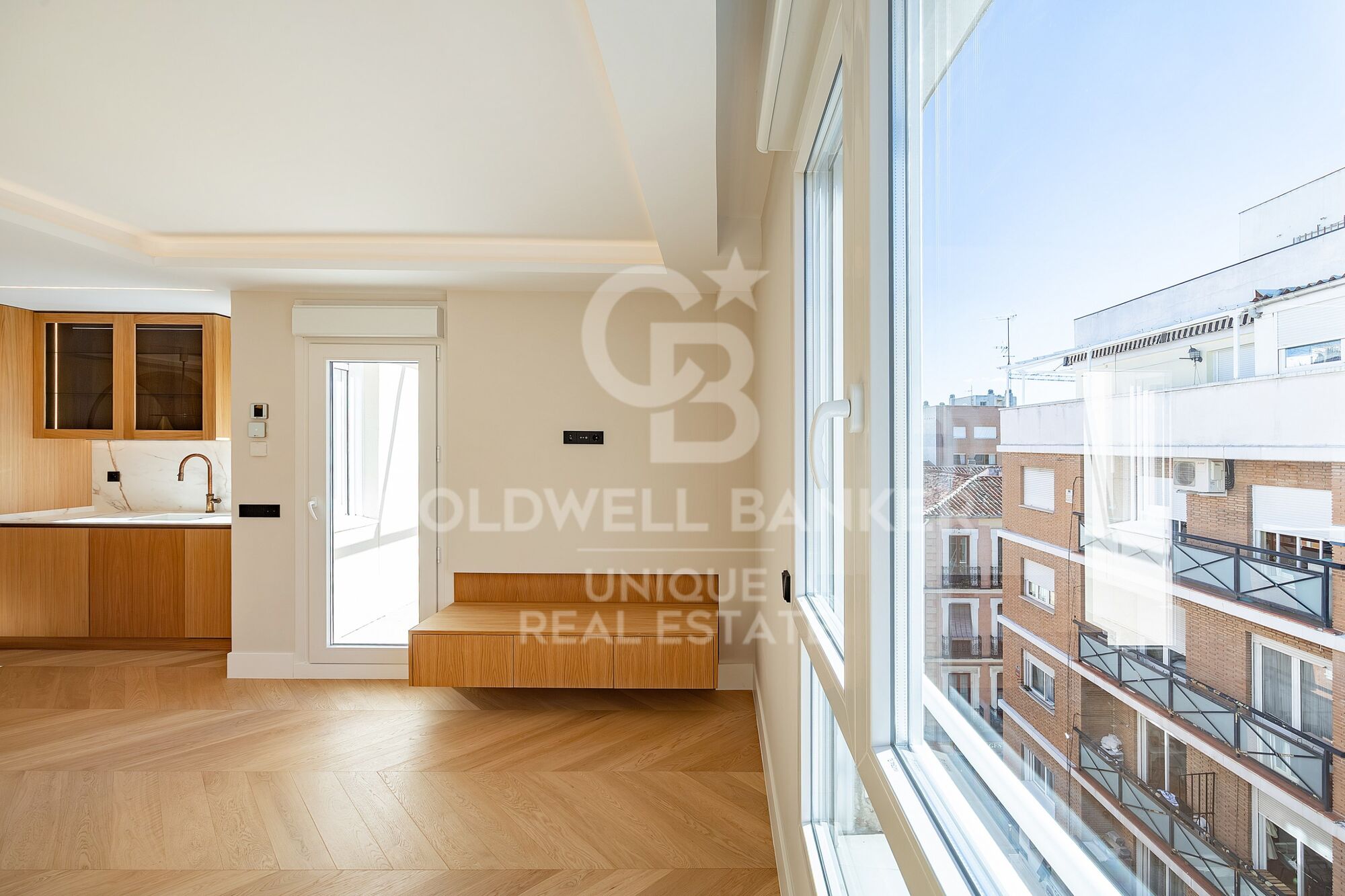 Renovated exterior penthouse with terrace in Trafalgar, Madrid